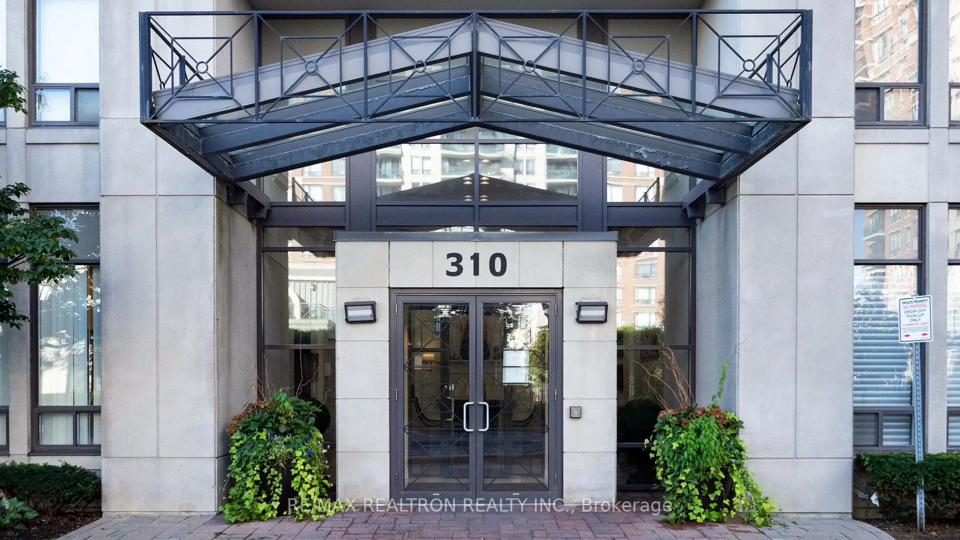 310 Red Maple Road, #608