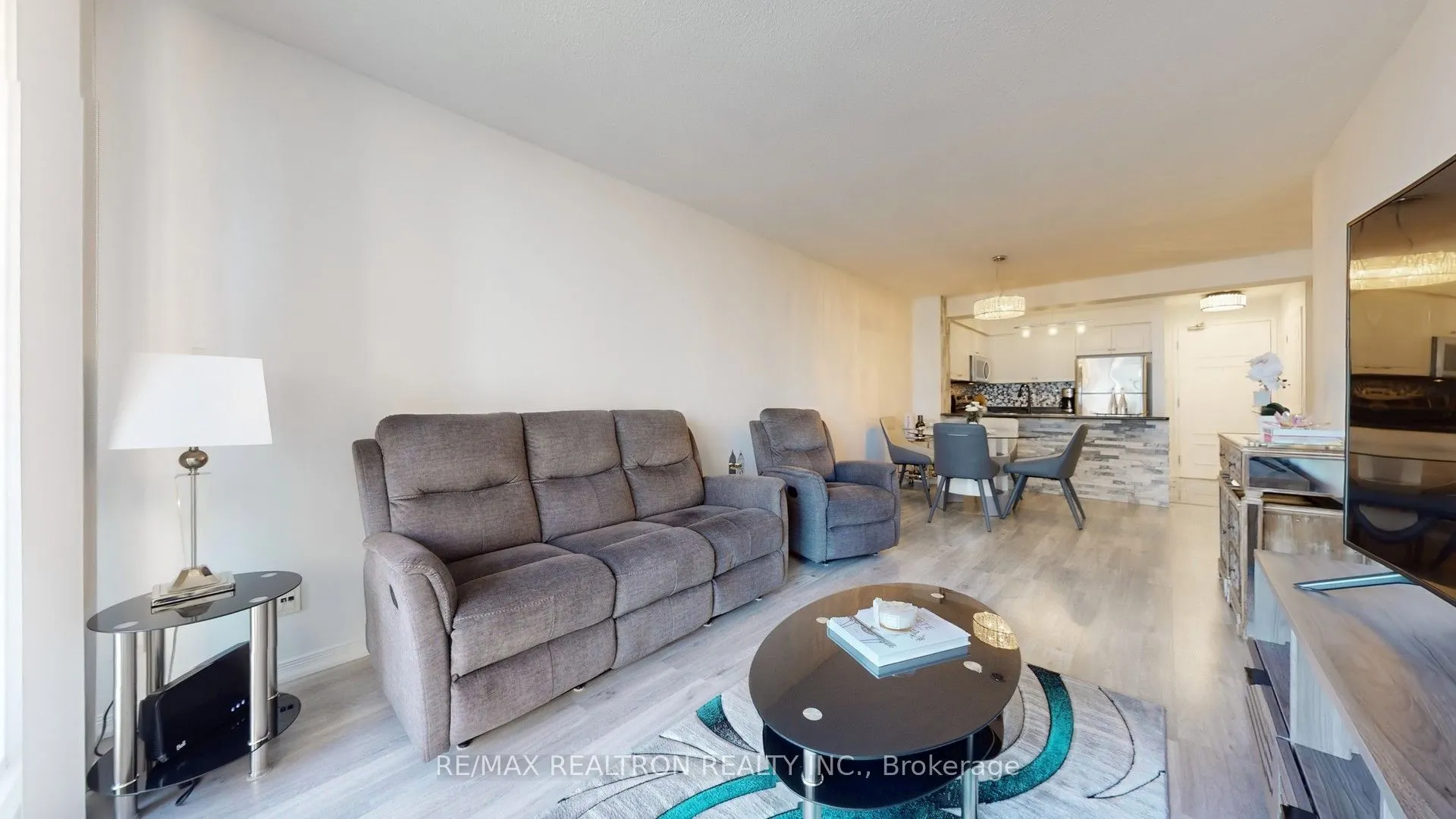 310 Red Maple Road, #608