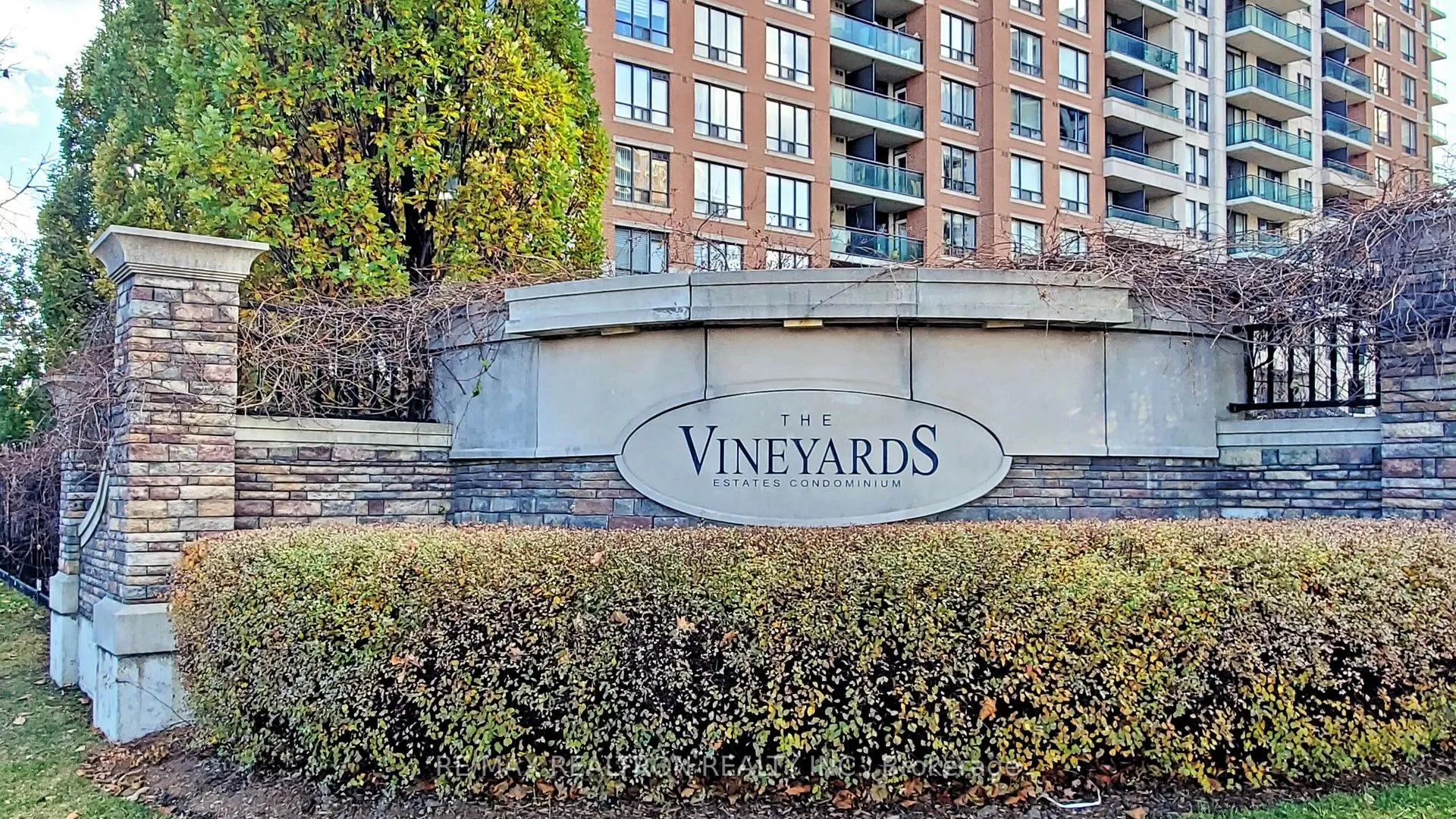 310 Red Maple Road, #608
