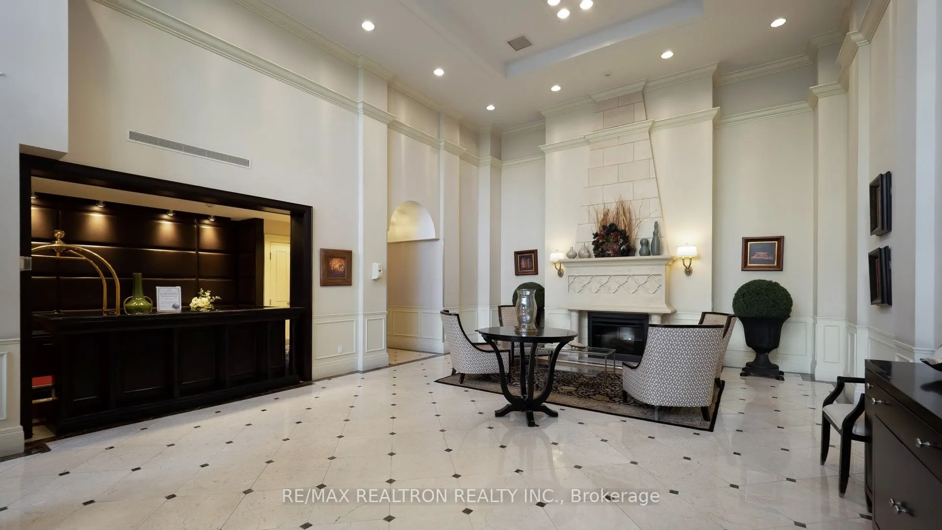 310 Red Maple Road, #608