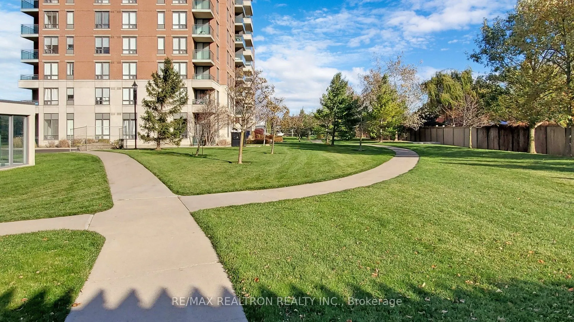 310 Red Maple Road, #608