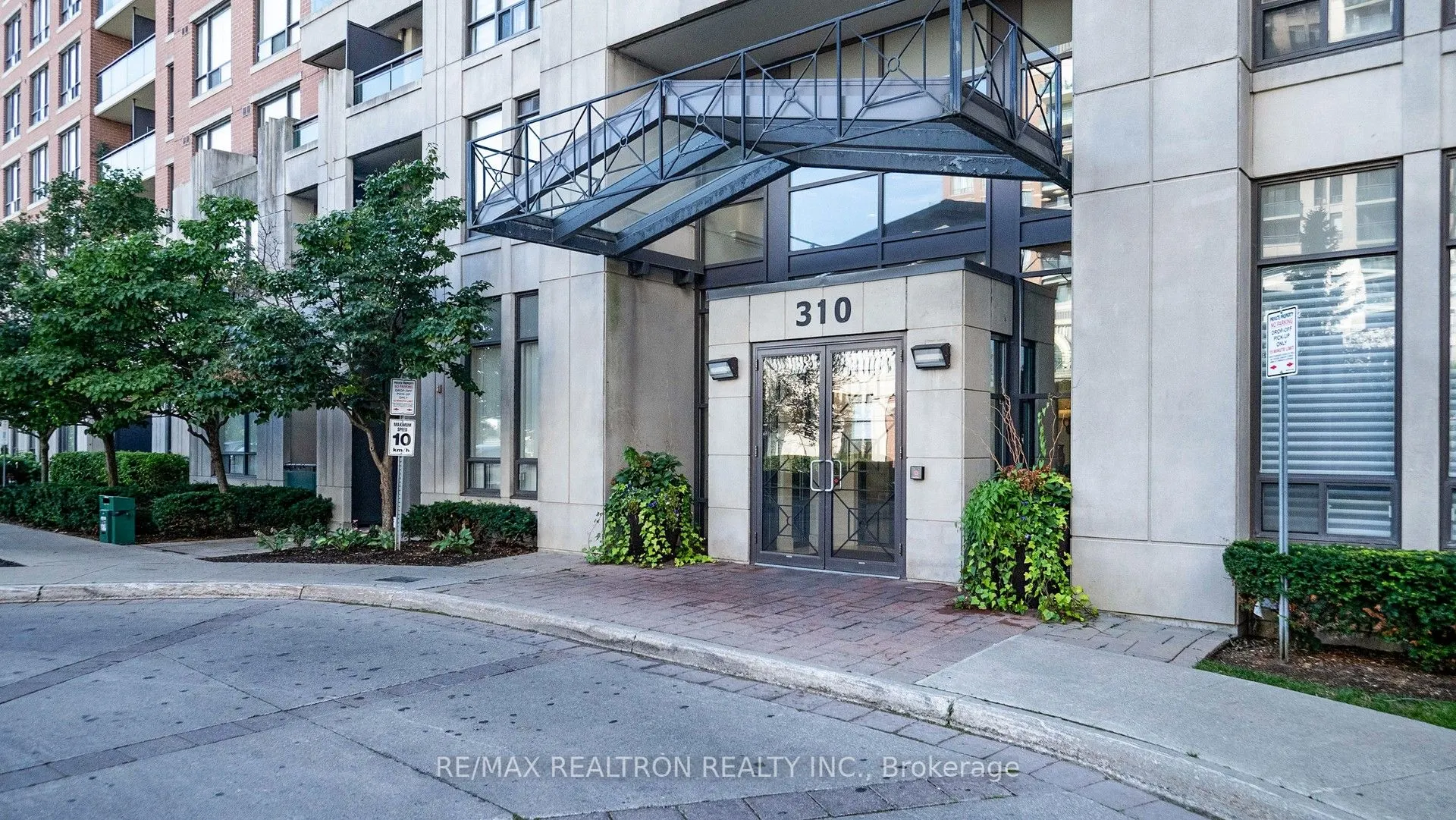 310 Red Maple Road, #608