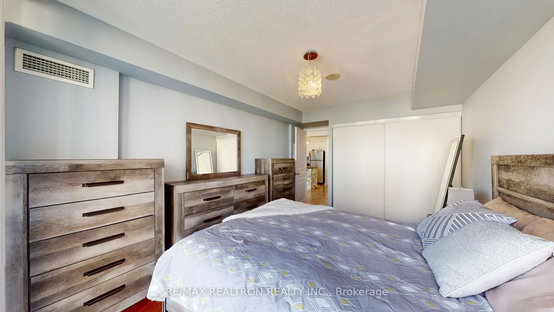310 Red Maple Road, #608