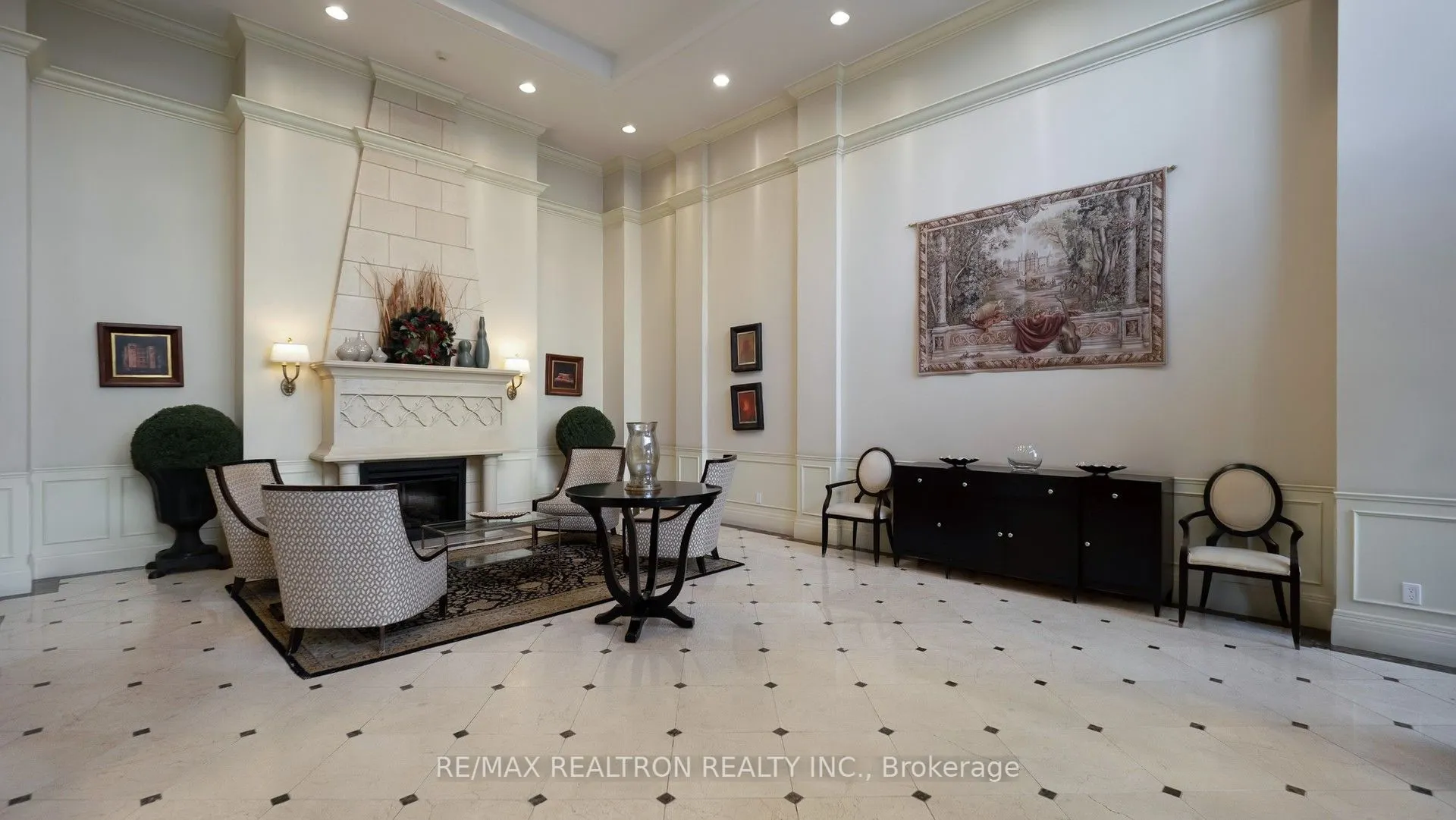 310 Red Maple Road, #608