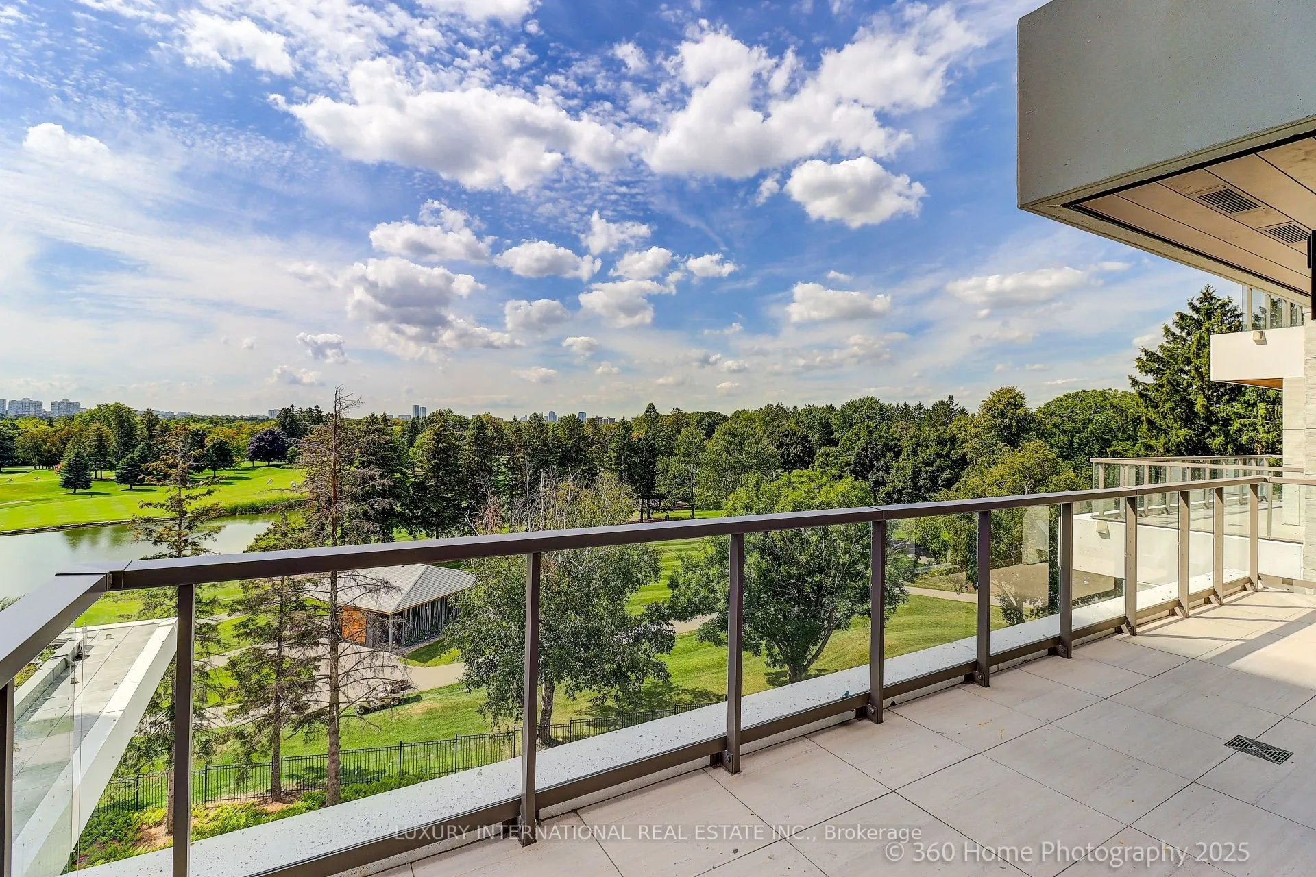 399 Royal Orchard Boulevard, #404