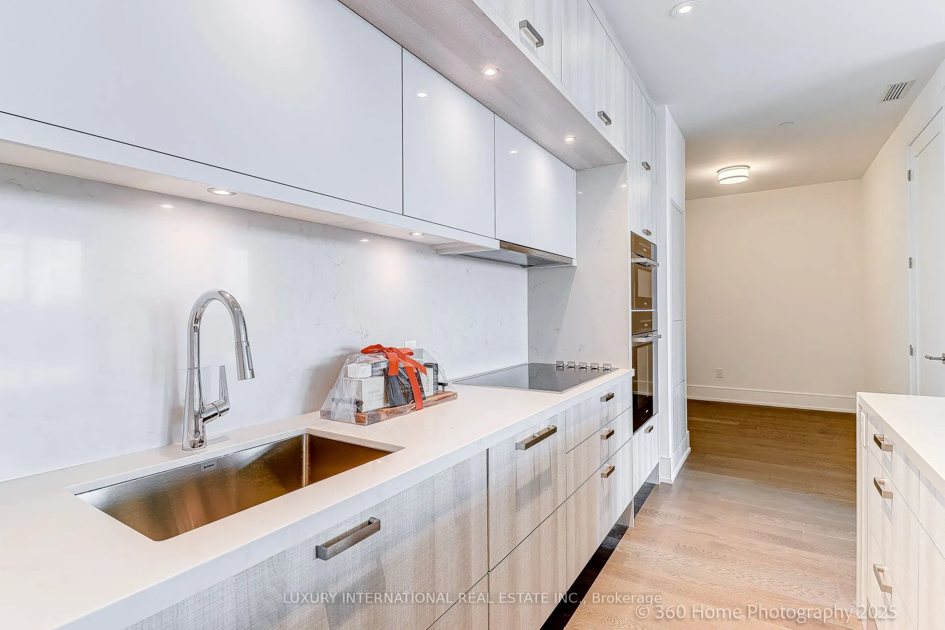 399 Royal Orchard Boulevard, #404
