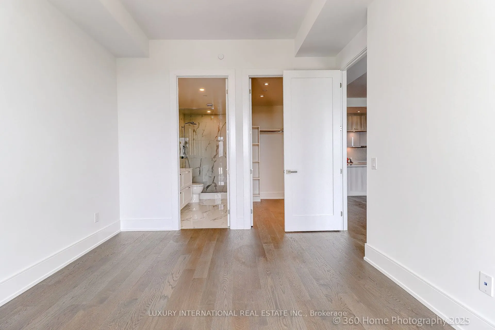 399 Royal Orchard Boulevard, #404