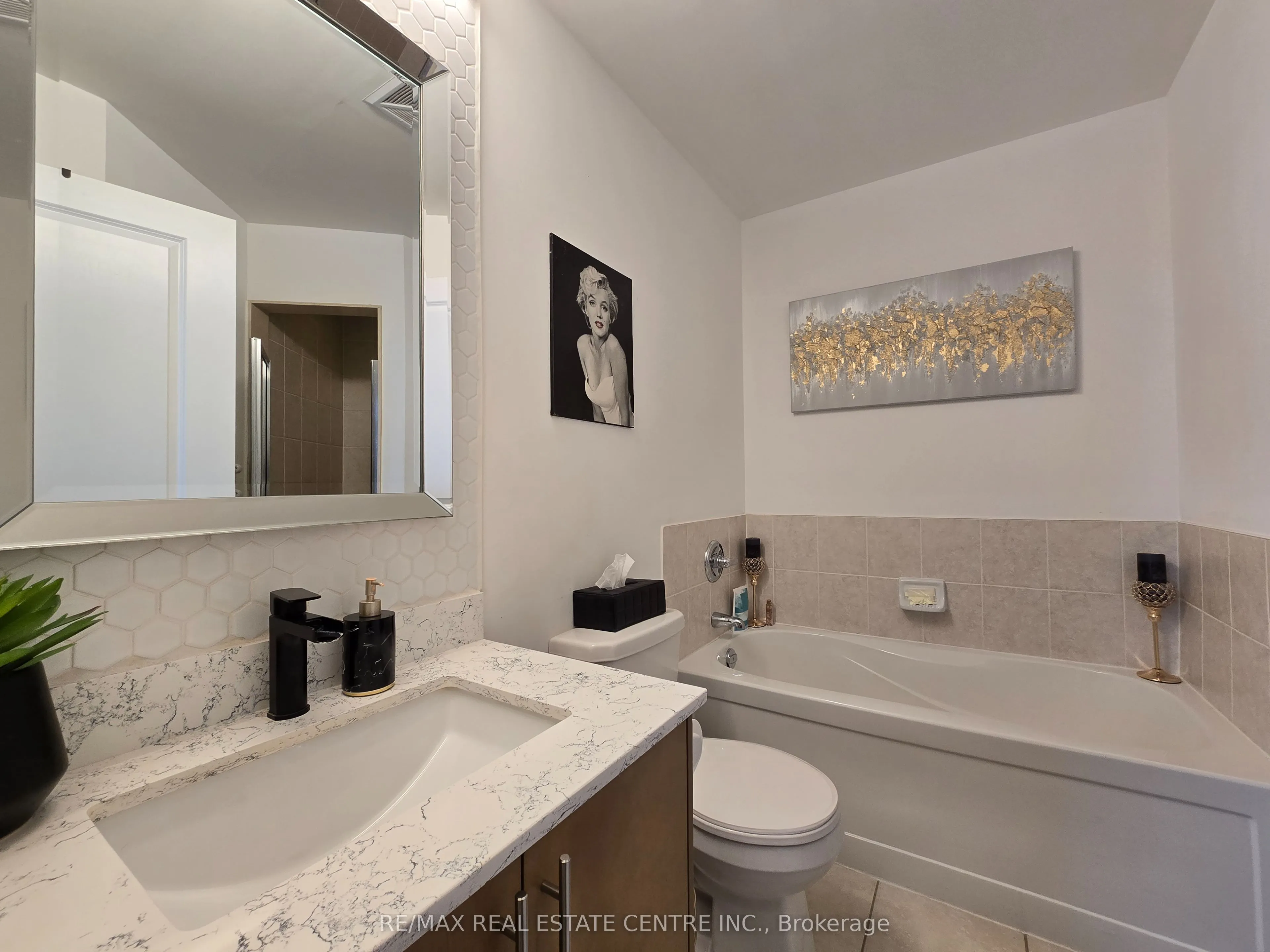18 Harding Boulevard, #PH207