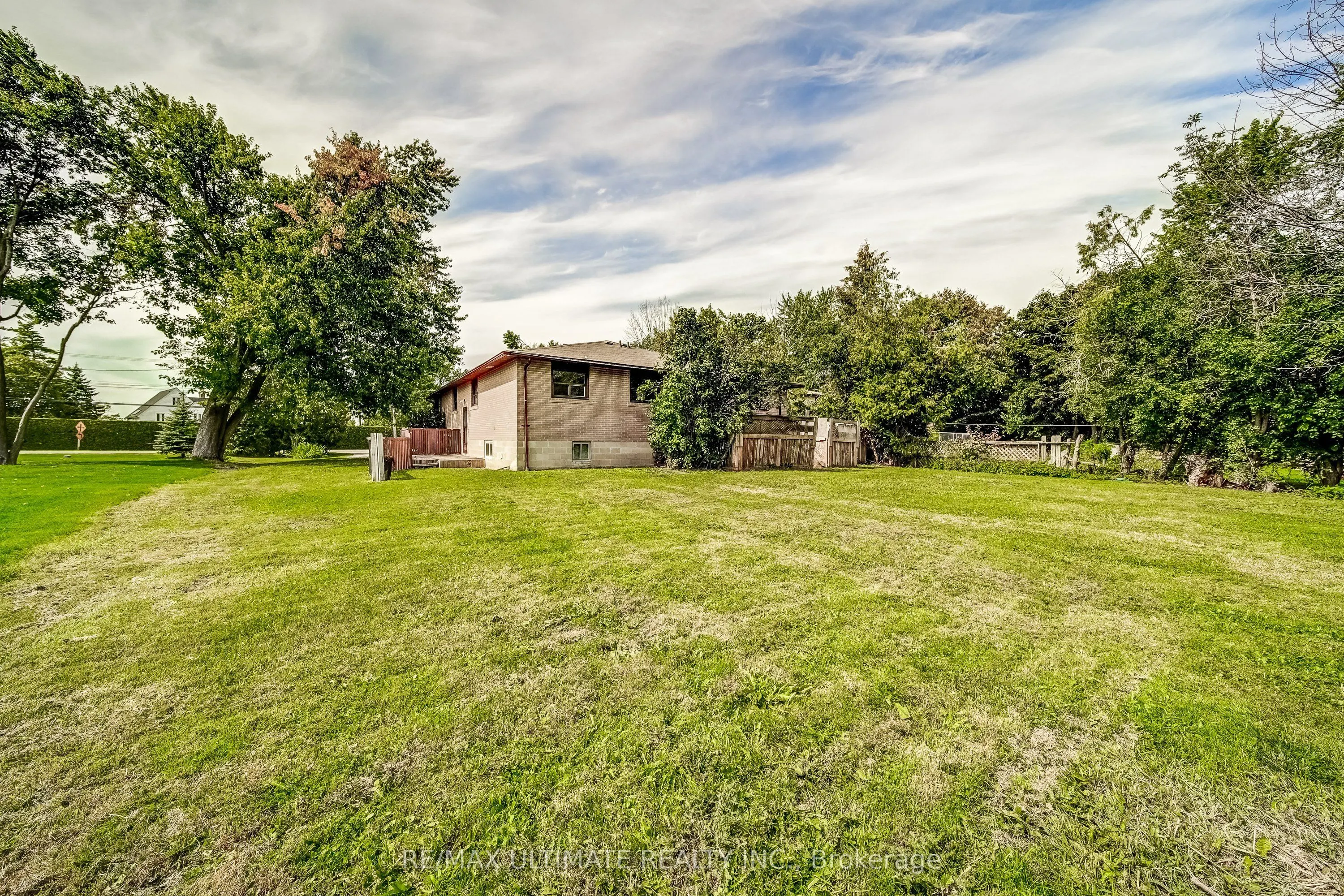 25037 Maple Beach Road