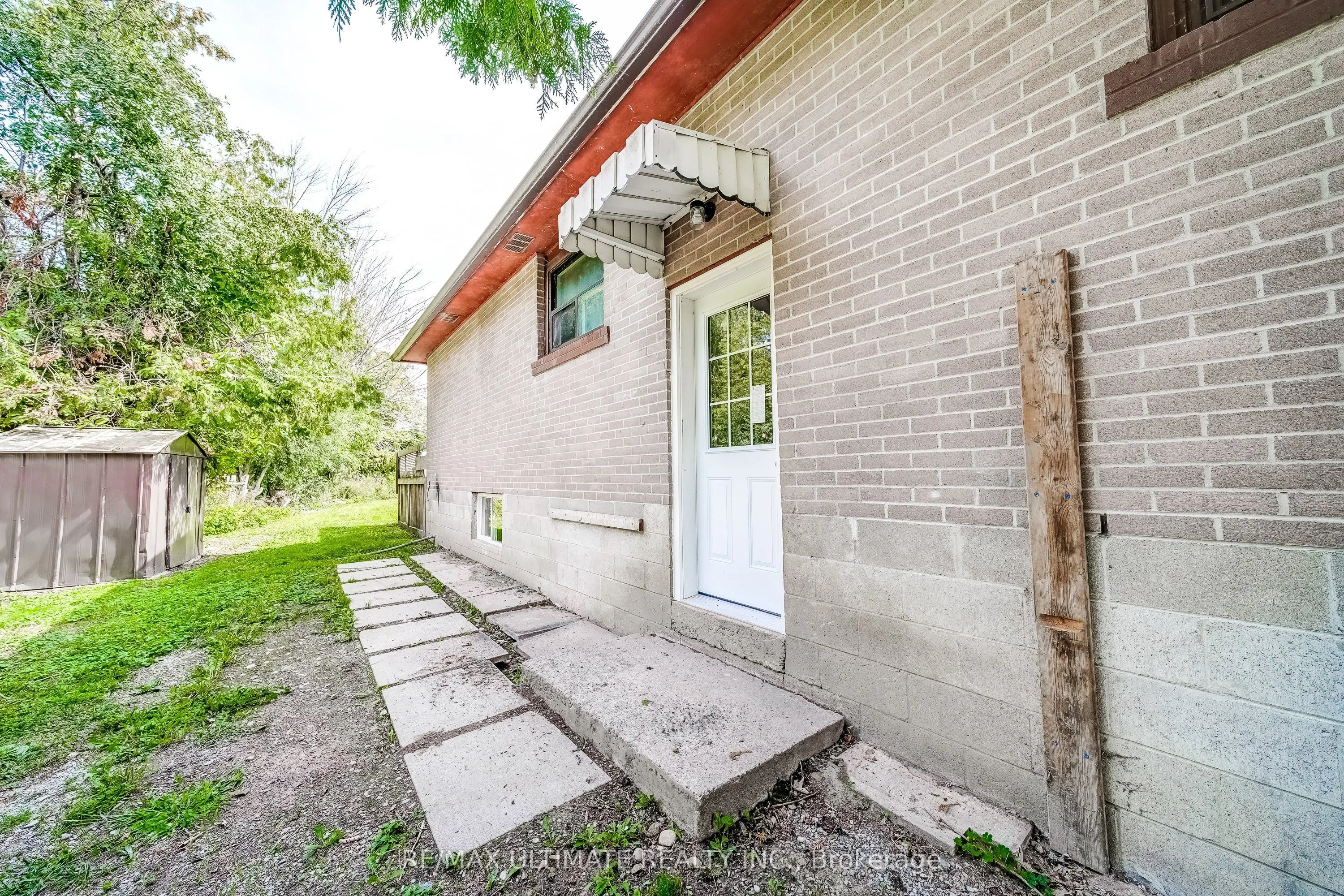 25037 Maple Beach Road