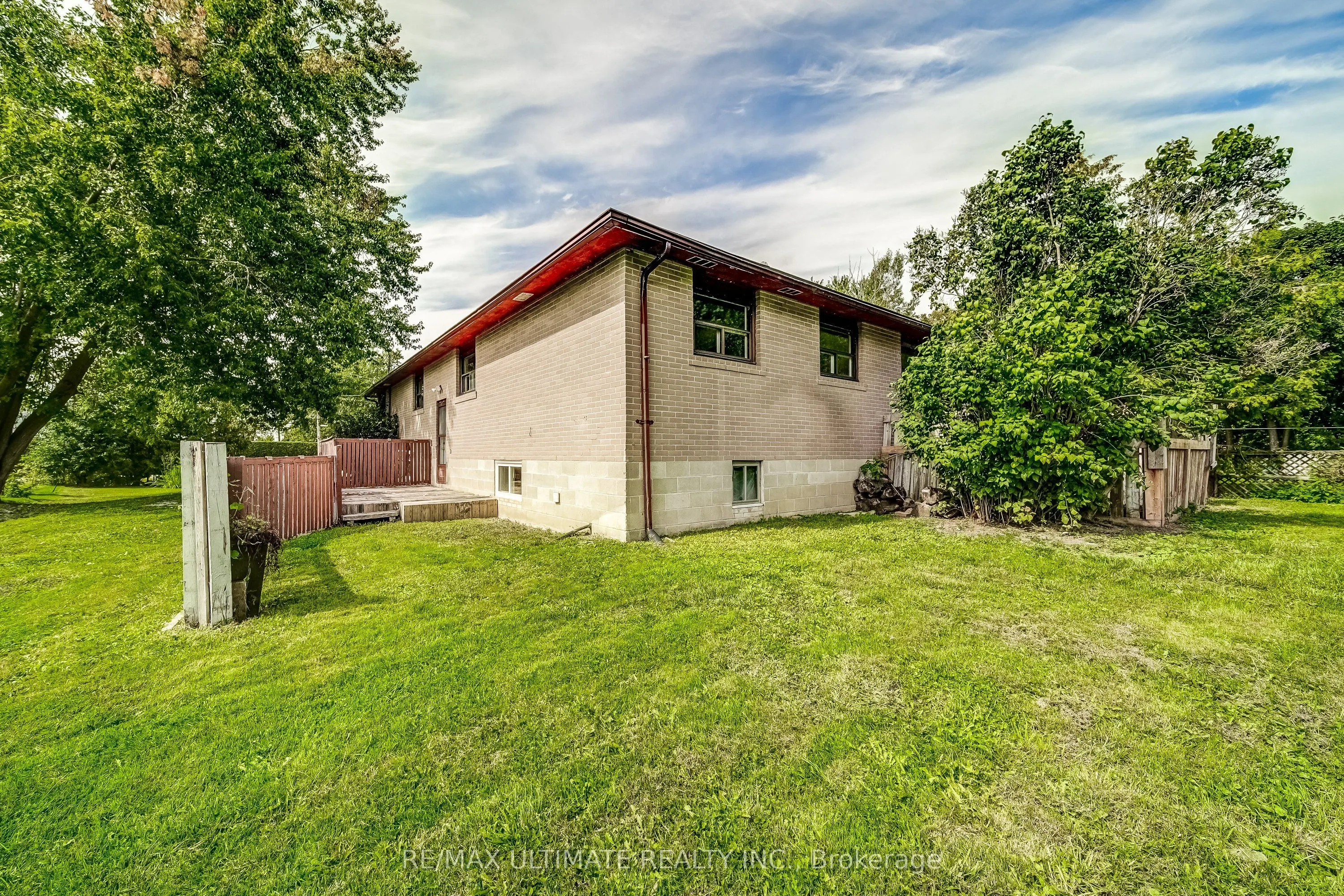 25037 Maple Beach Road