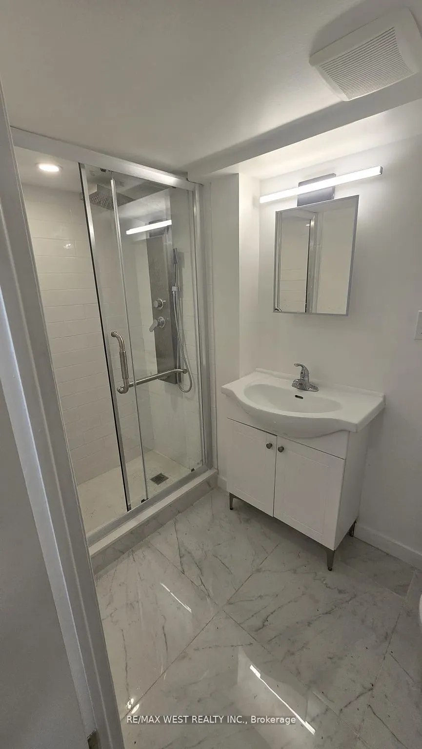 24 Walter Avenue, #Lower