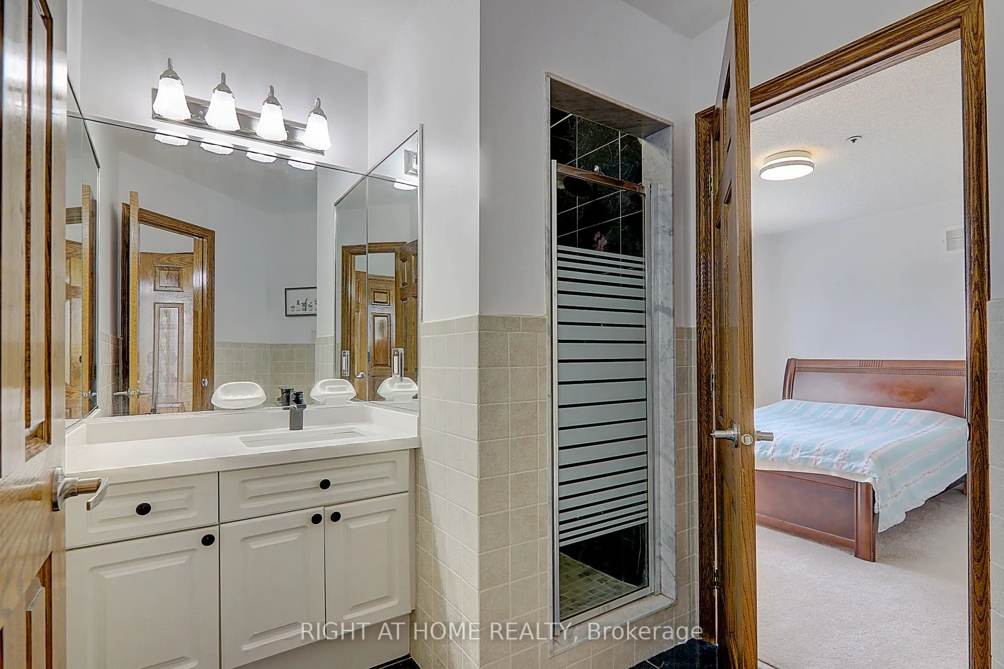1008 Mount Albert Road