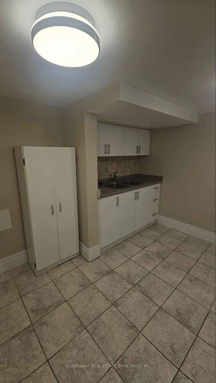 102 Murray Drive