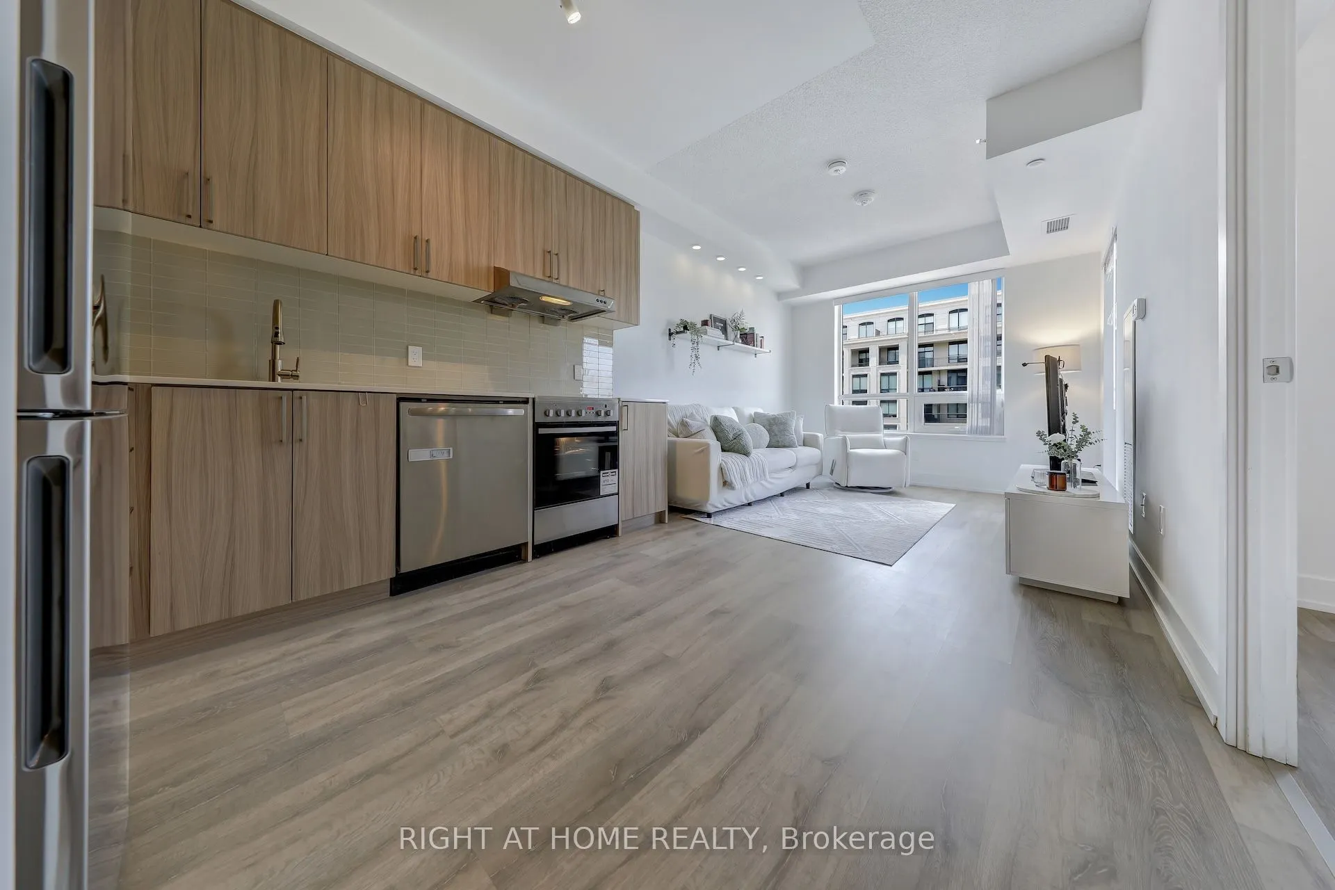 278 Buchanan Drive, #602E
