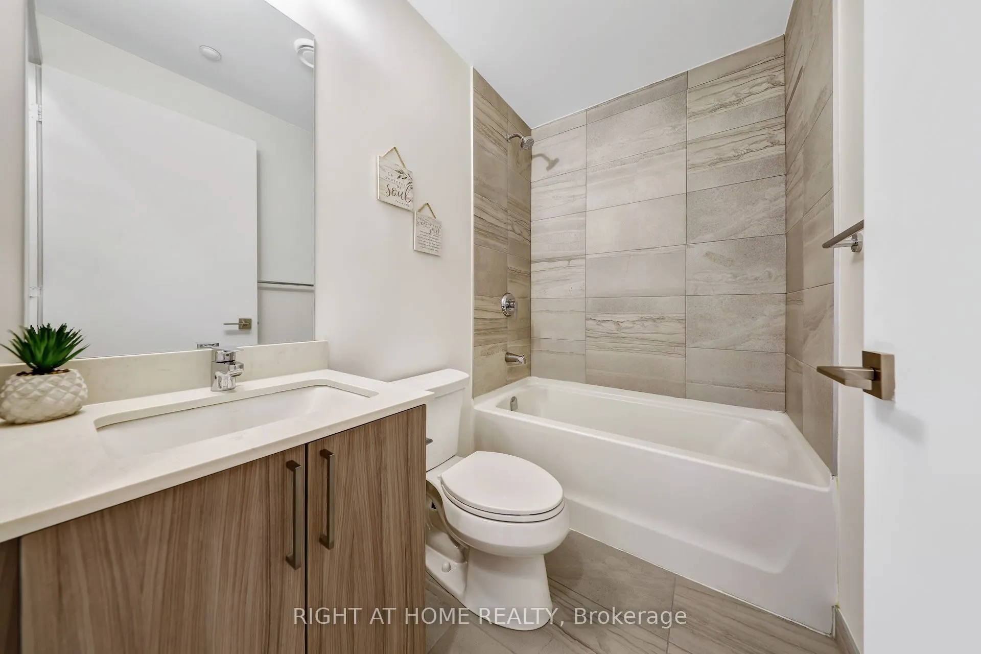 278 Buchanan Drive, #602E