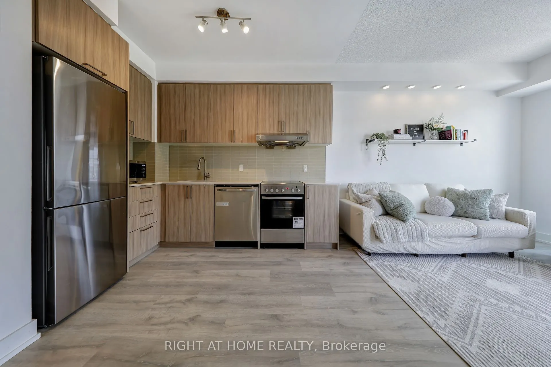 278 Buchanan Drive, #602E
