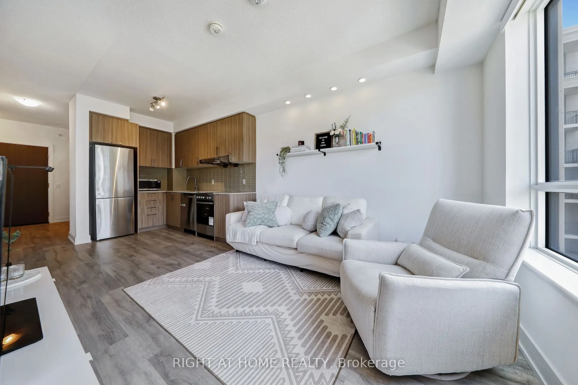 278 Buchanan Drive, #602E