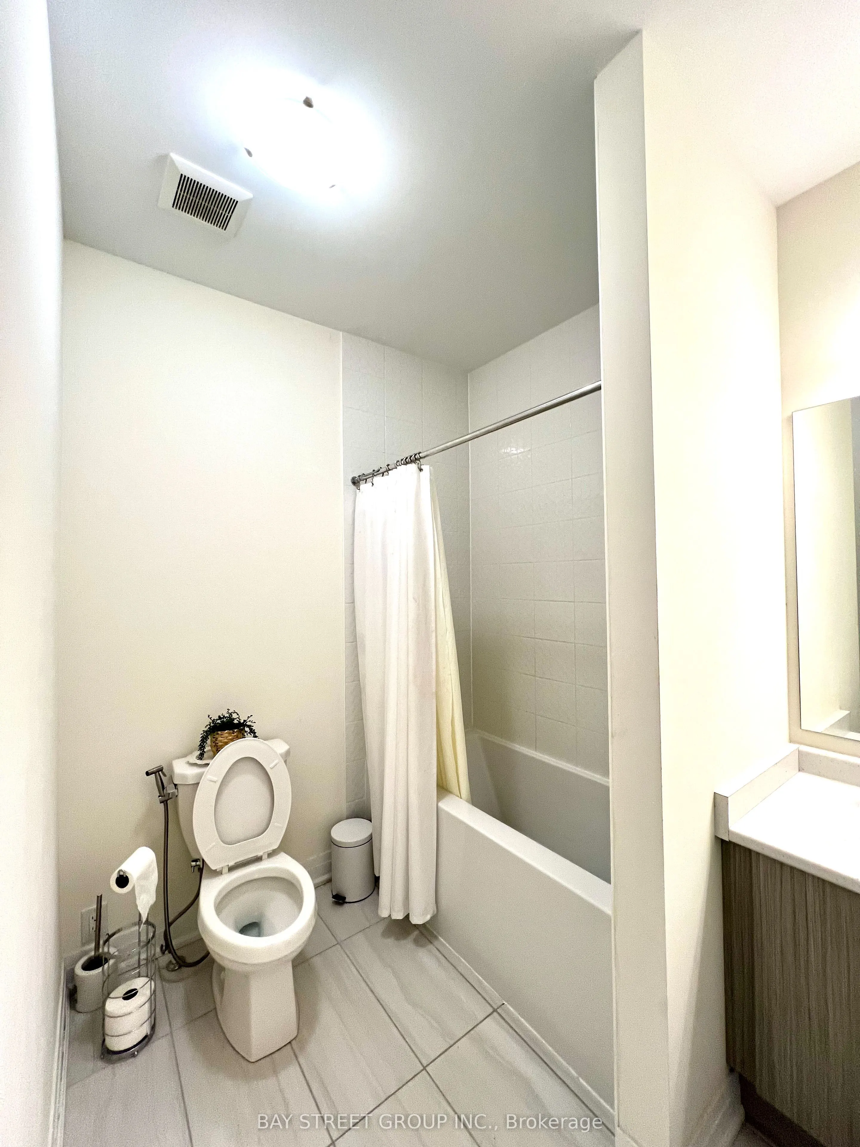 115B Bond Crescent