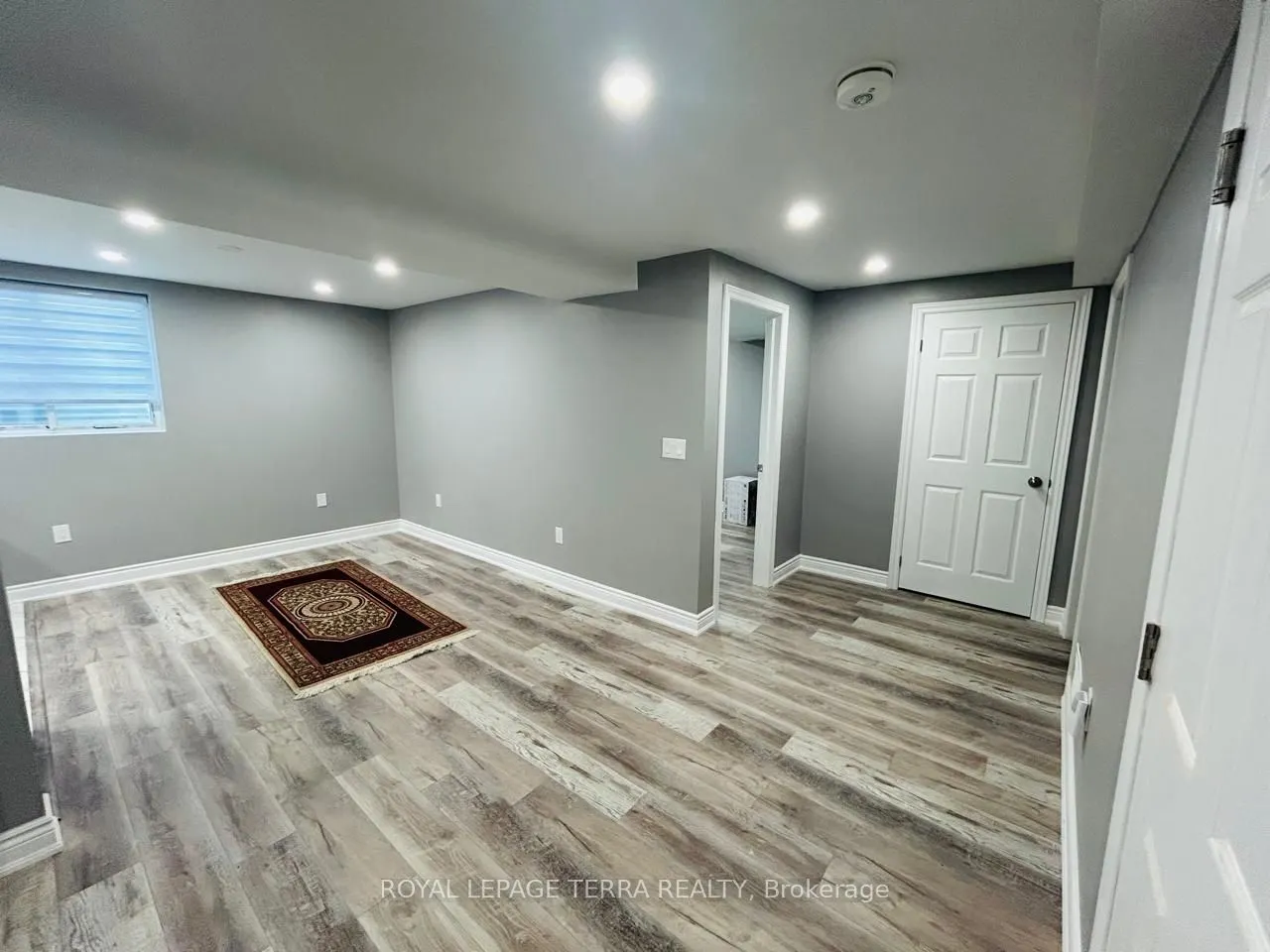 1120 LESLIE Drive