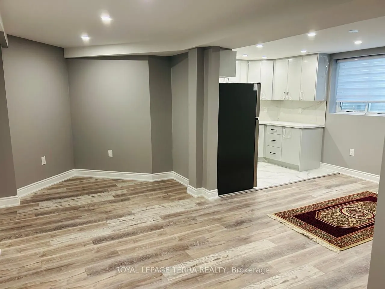 1120 LESLIE Drive