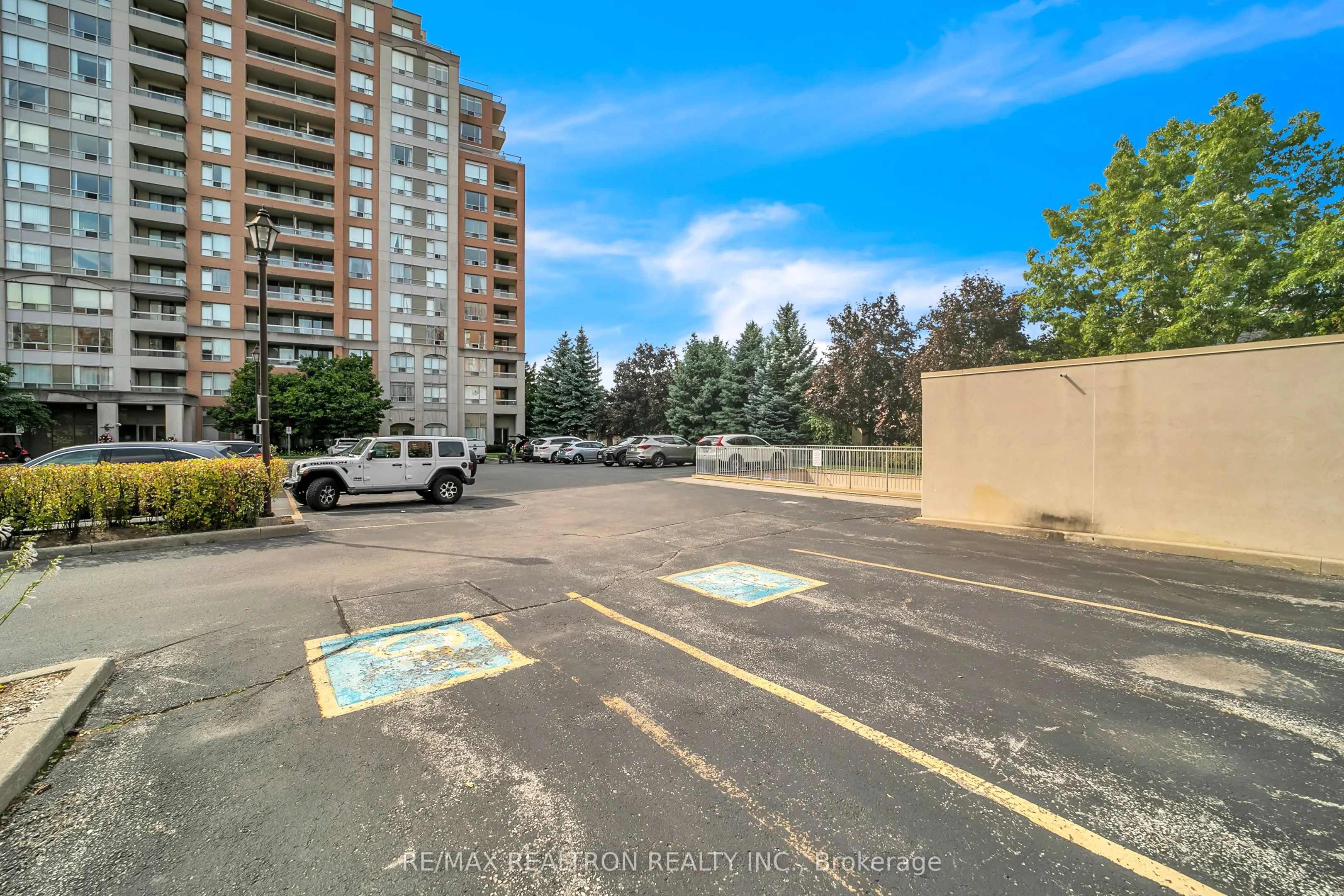 19 Northern Heights Drive, #413