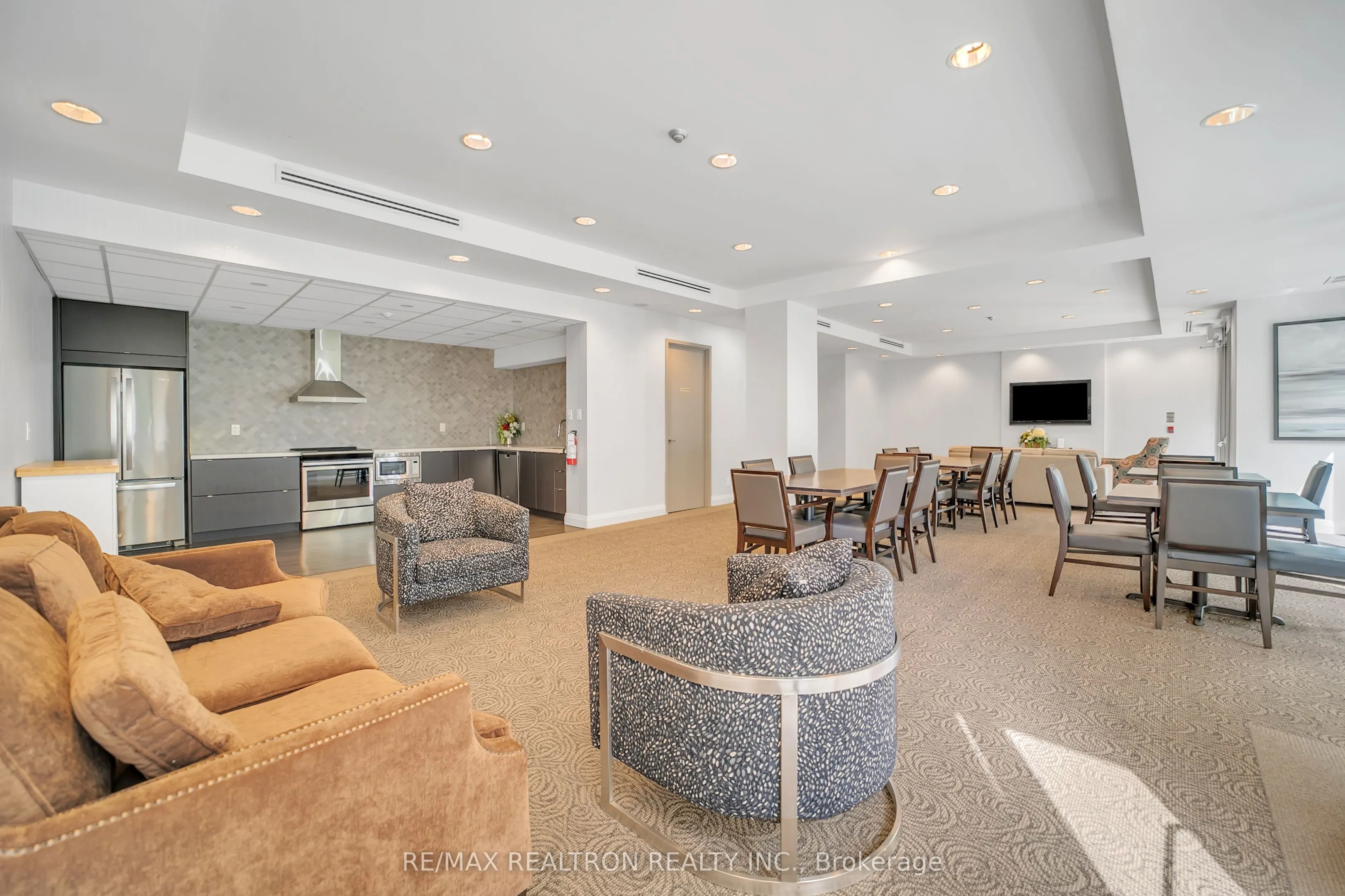 19 Northern Heights Drive, #413