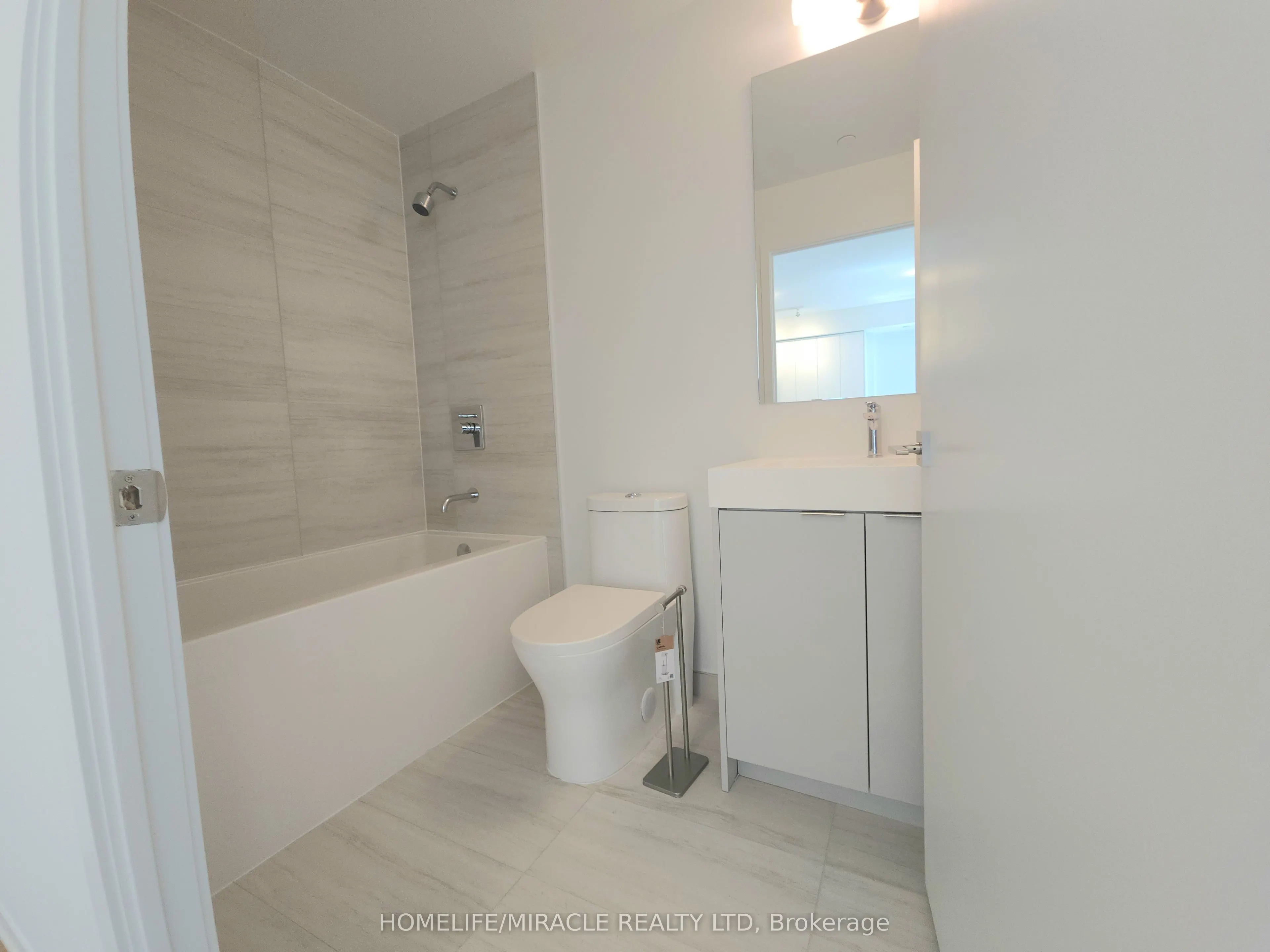 10 Abeja Street, #1419