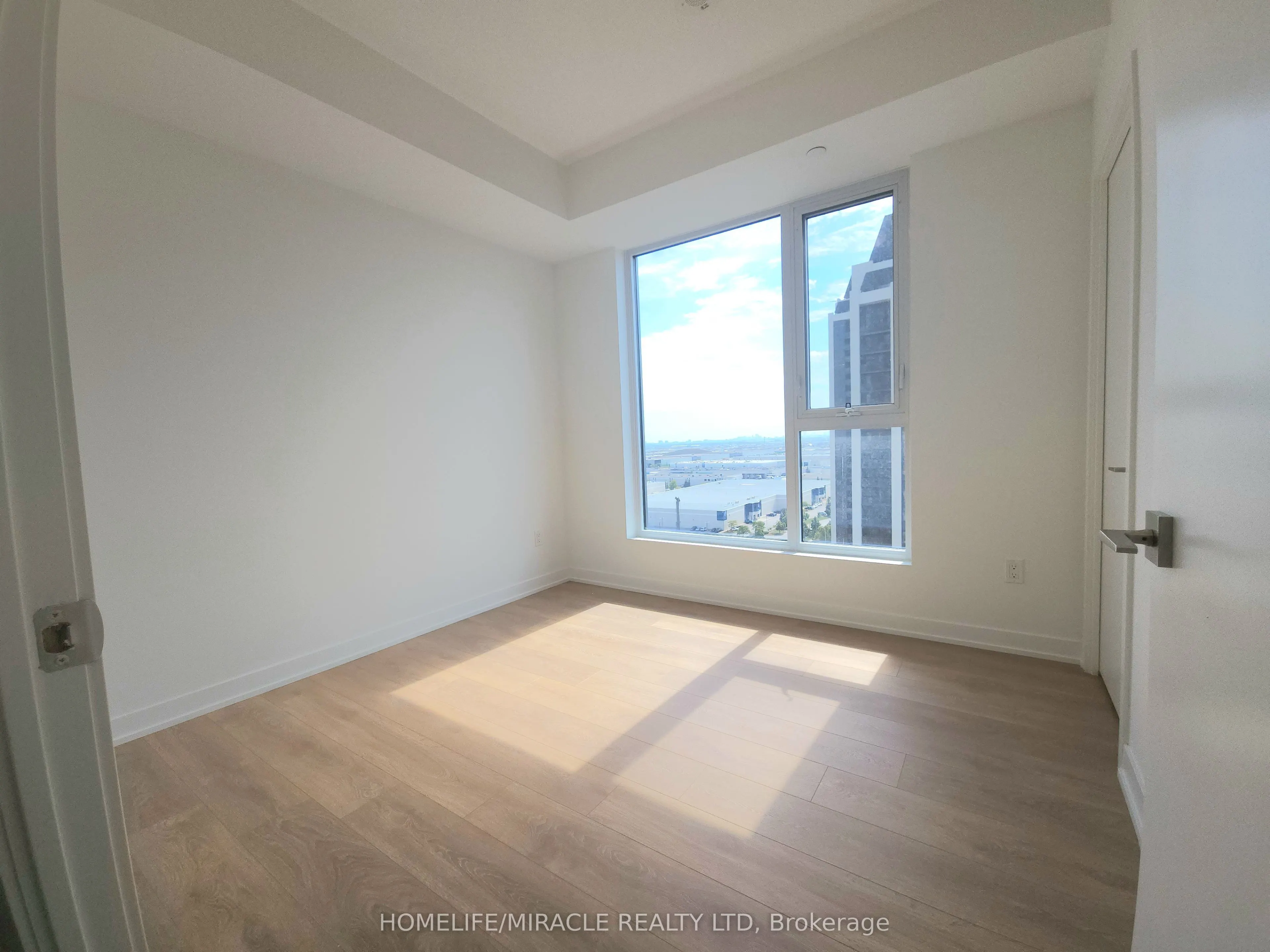 10 Abeja Street, #1419