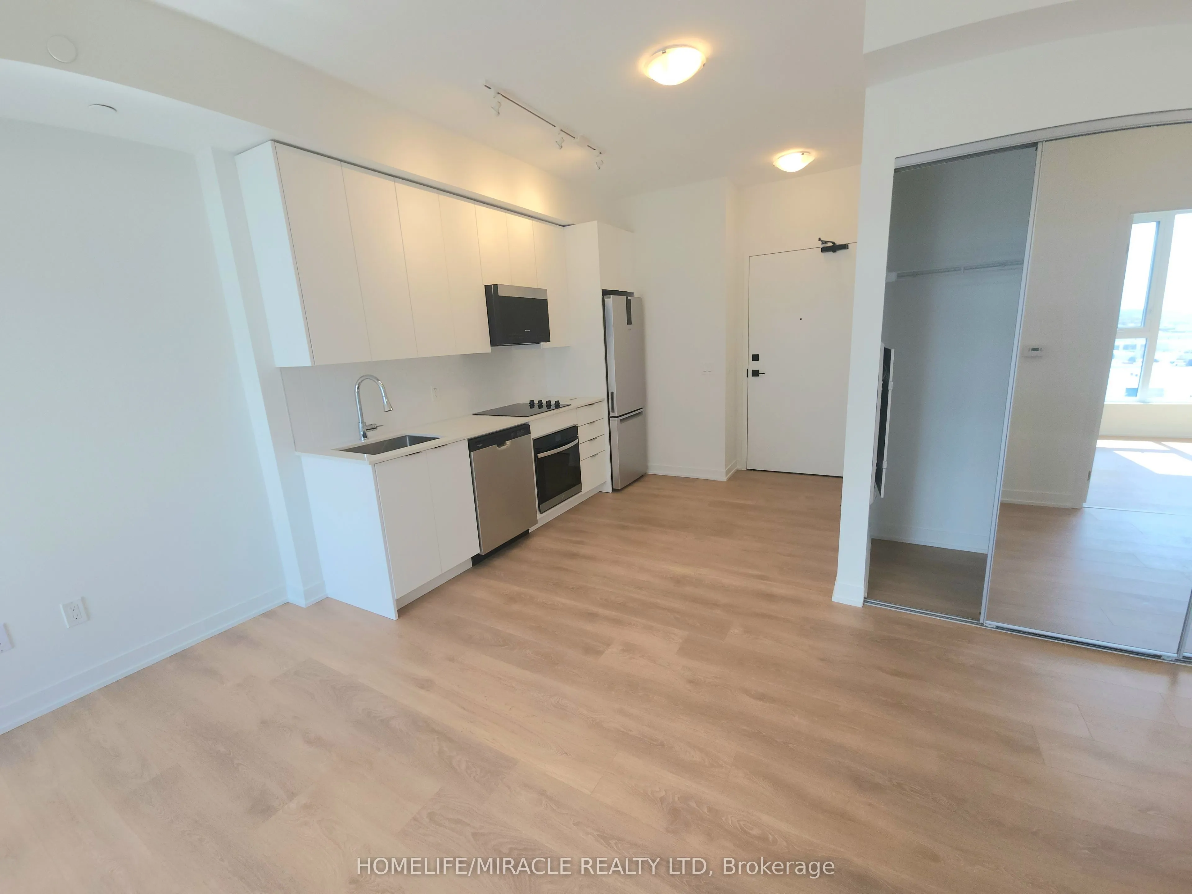 10 Abeja Street, #1419