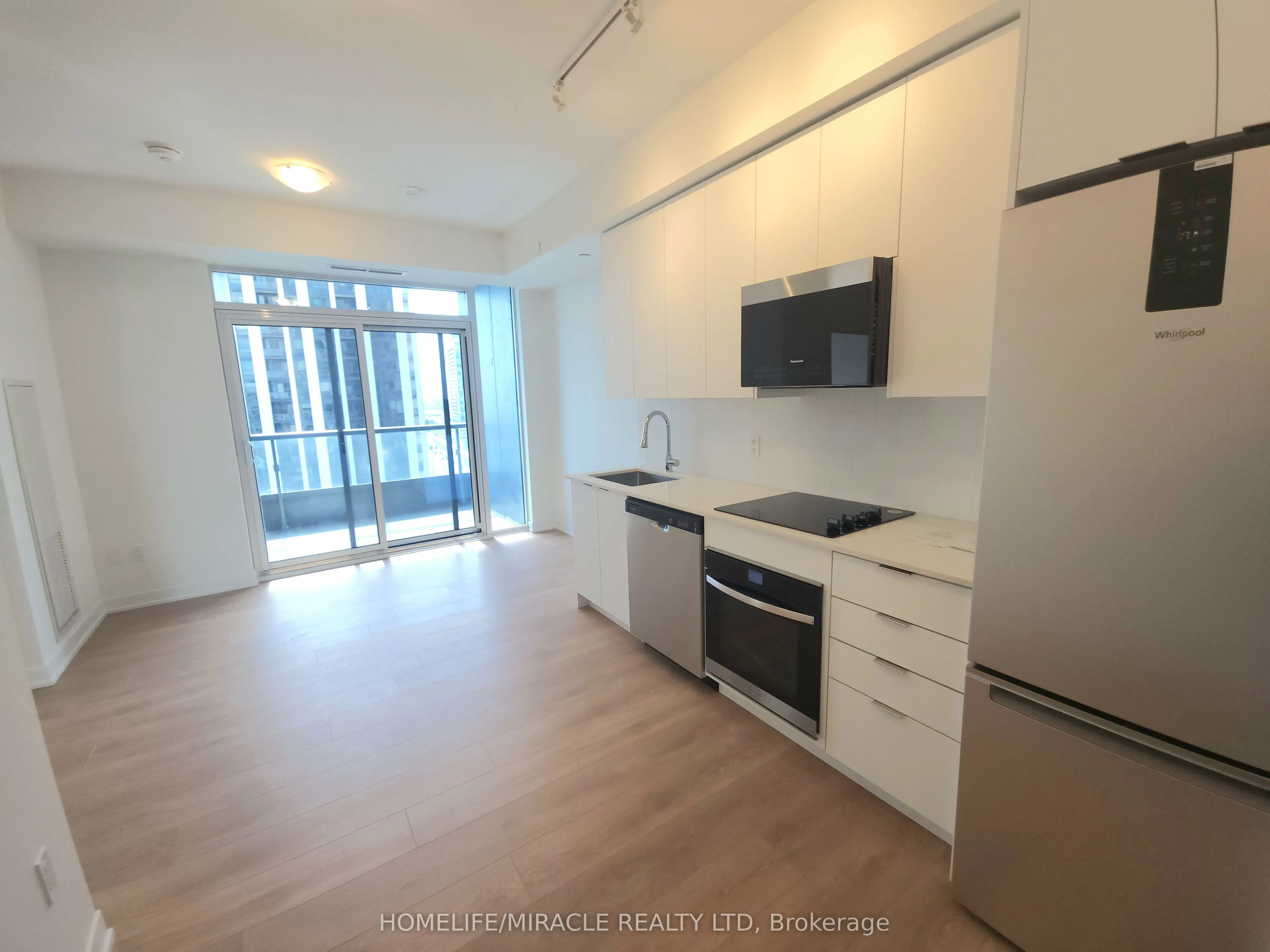 10 Abeja Street, #1419