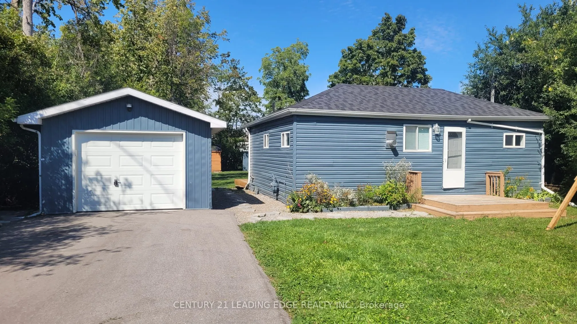 1538 Metro Road N