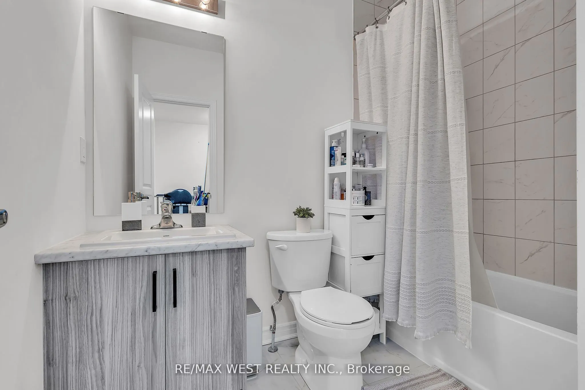 15 Quilico Road N