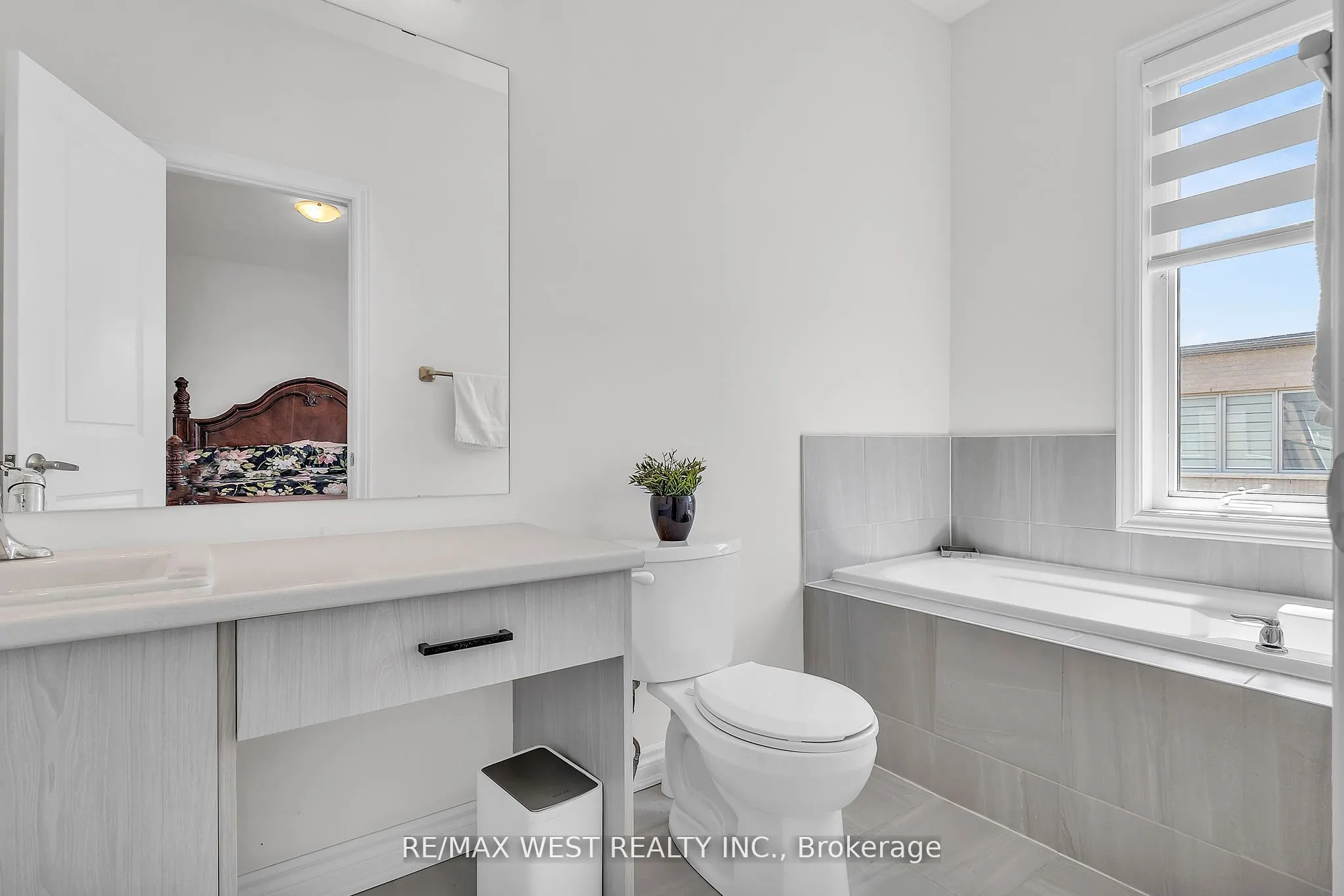 15 Quilico Road N
