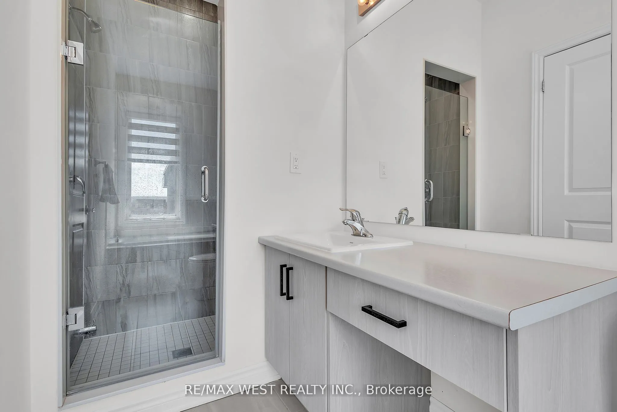 15 Quilico Road N