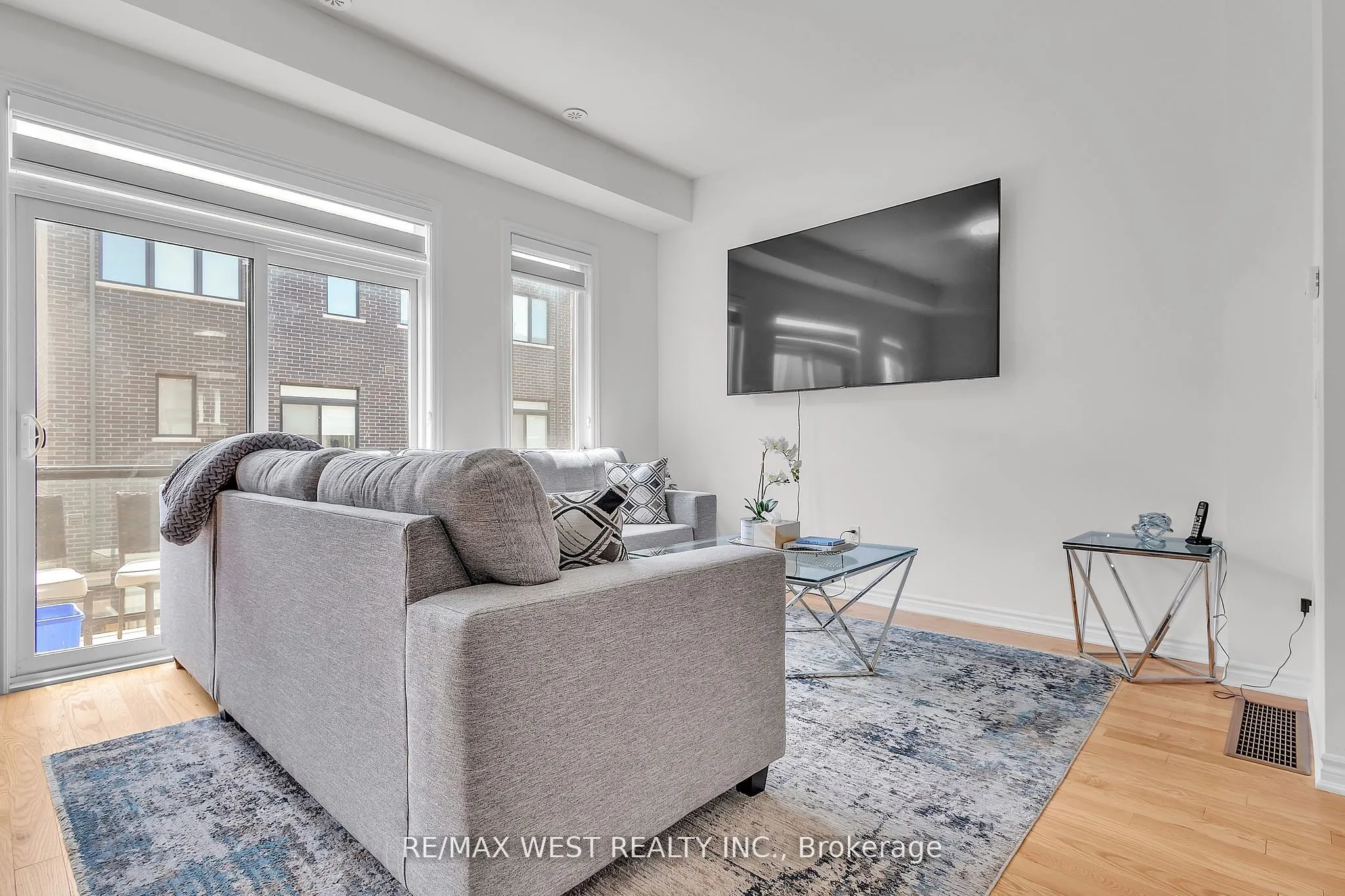 15 Quilico Road N