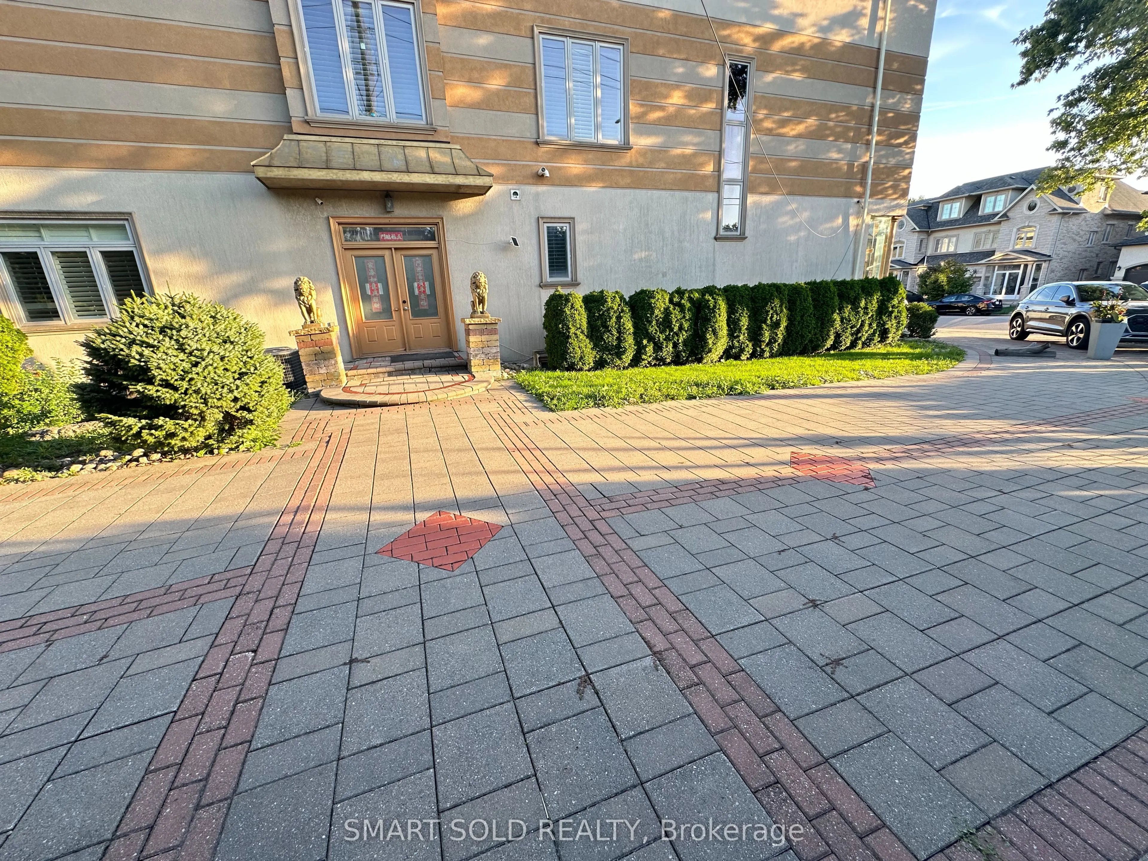 83 Elm Avenue