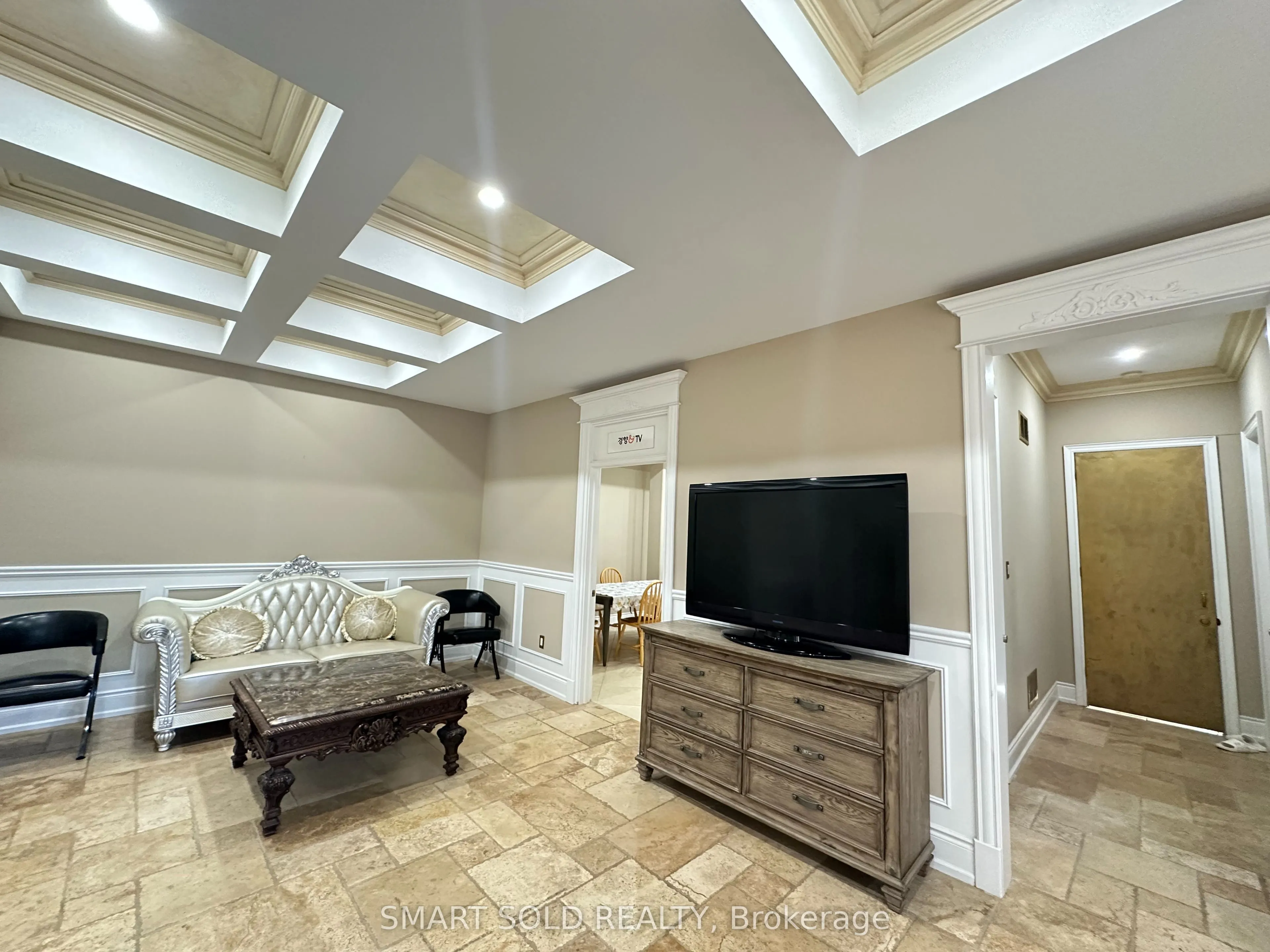 83 Elm Avenue
