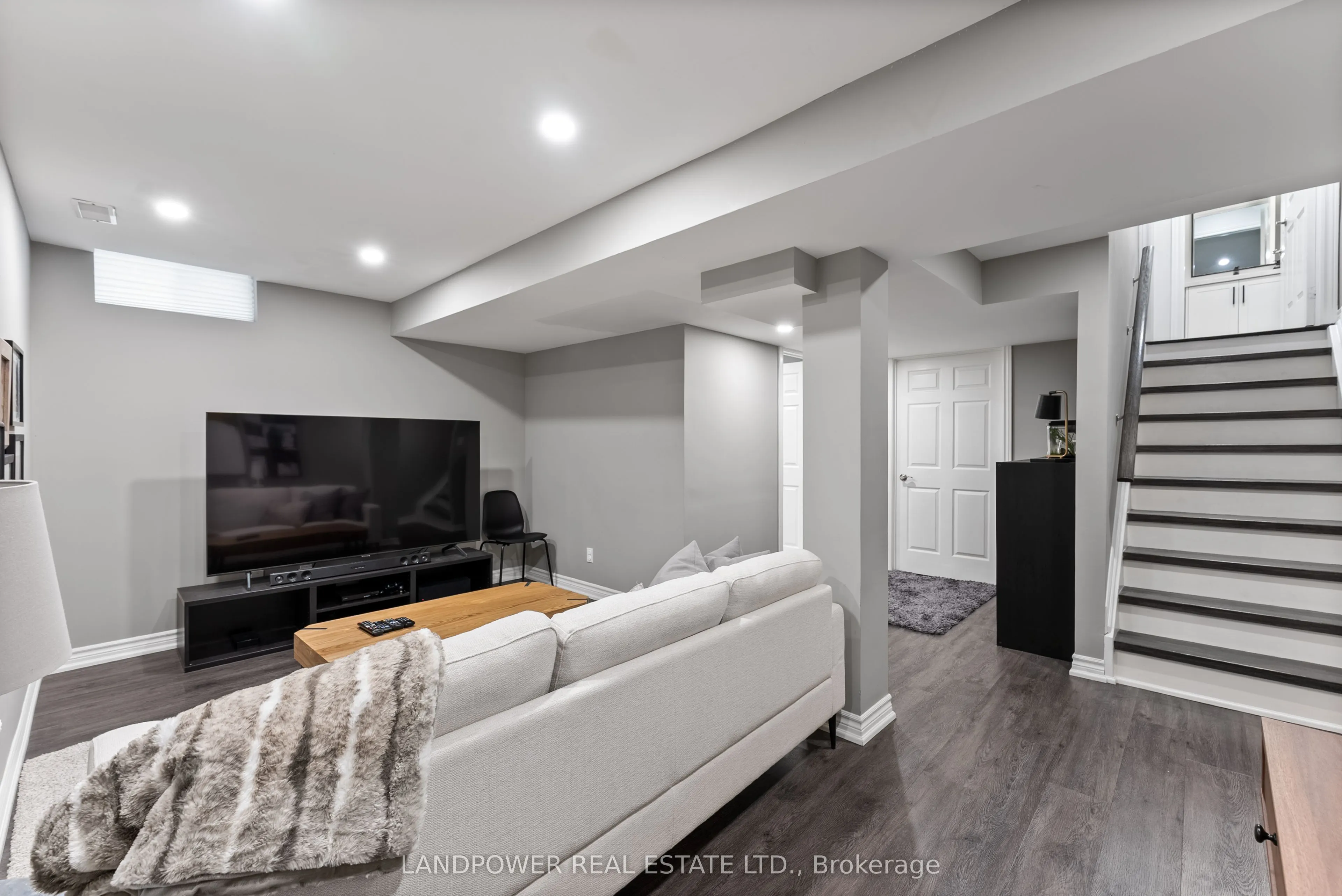 57 Royal Appian Crescent