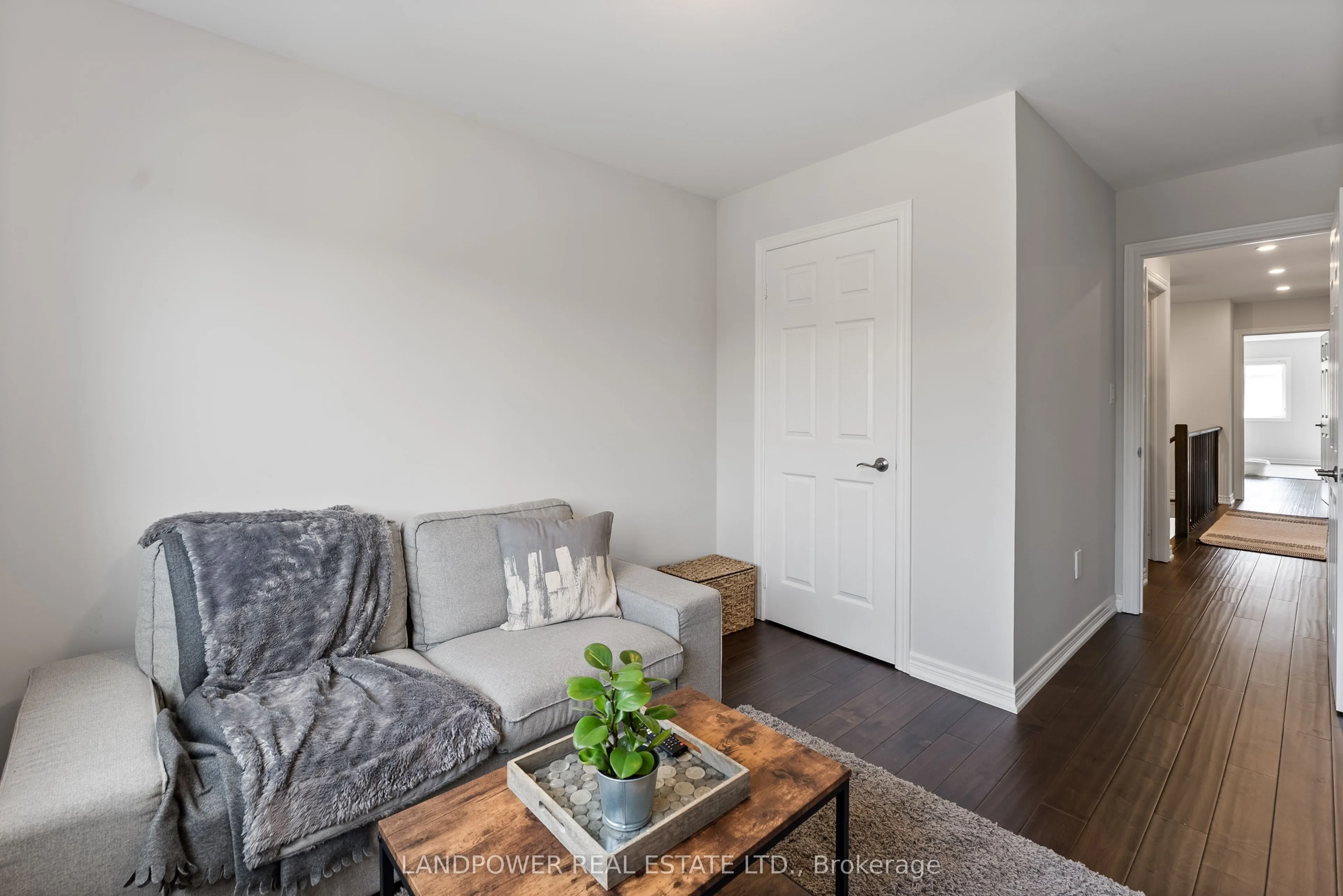 57 Royal Appian Crescent