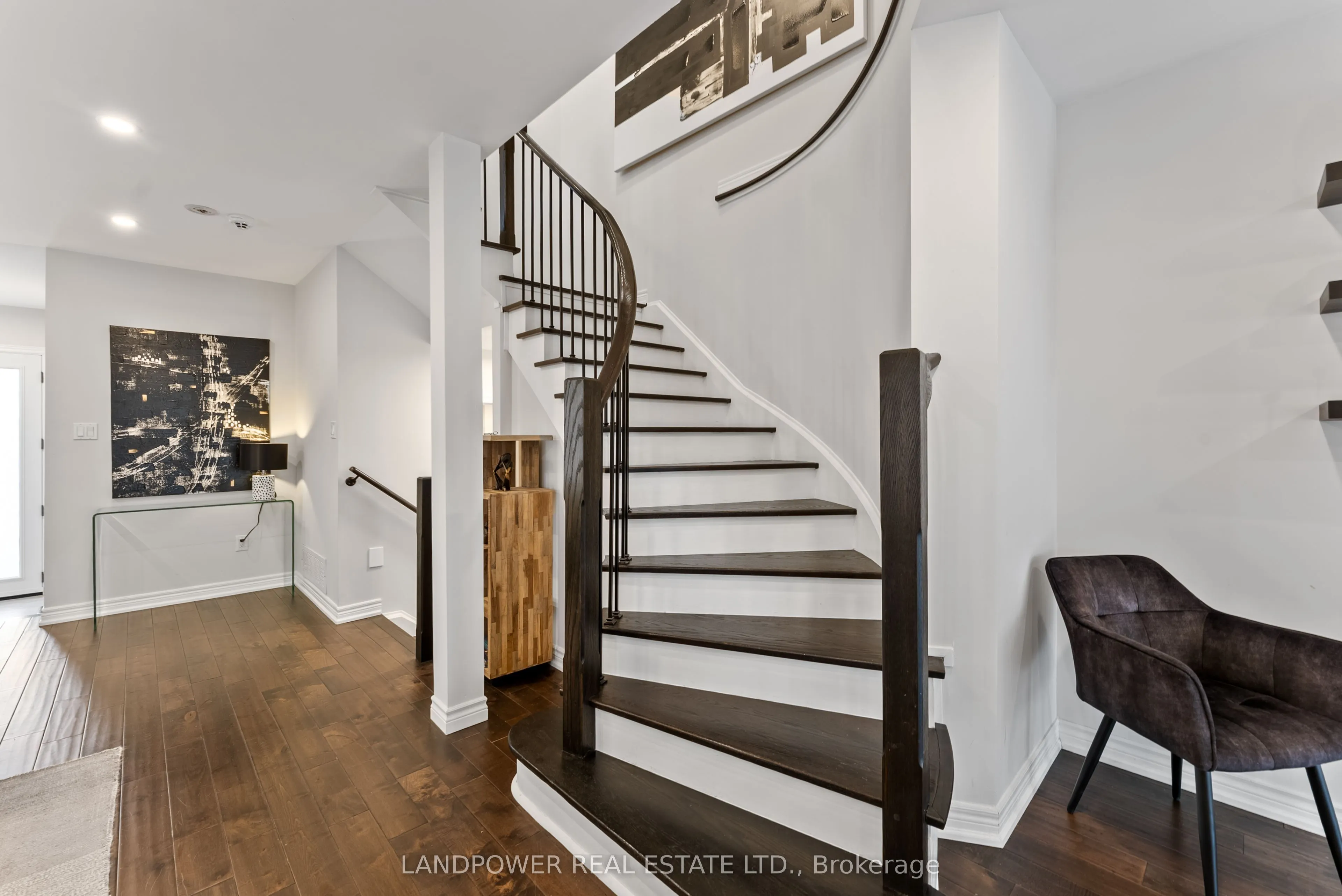 57 Royal Appian Crescent