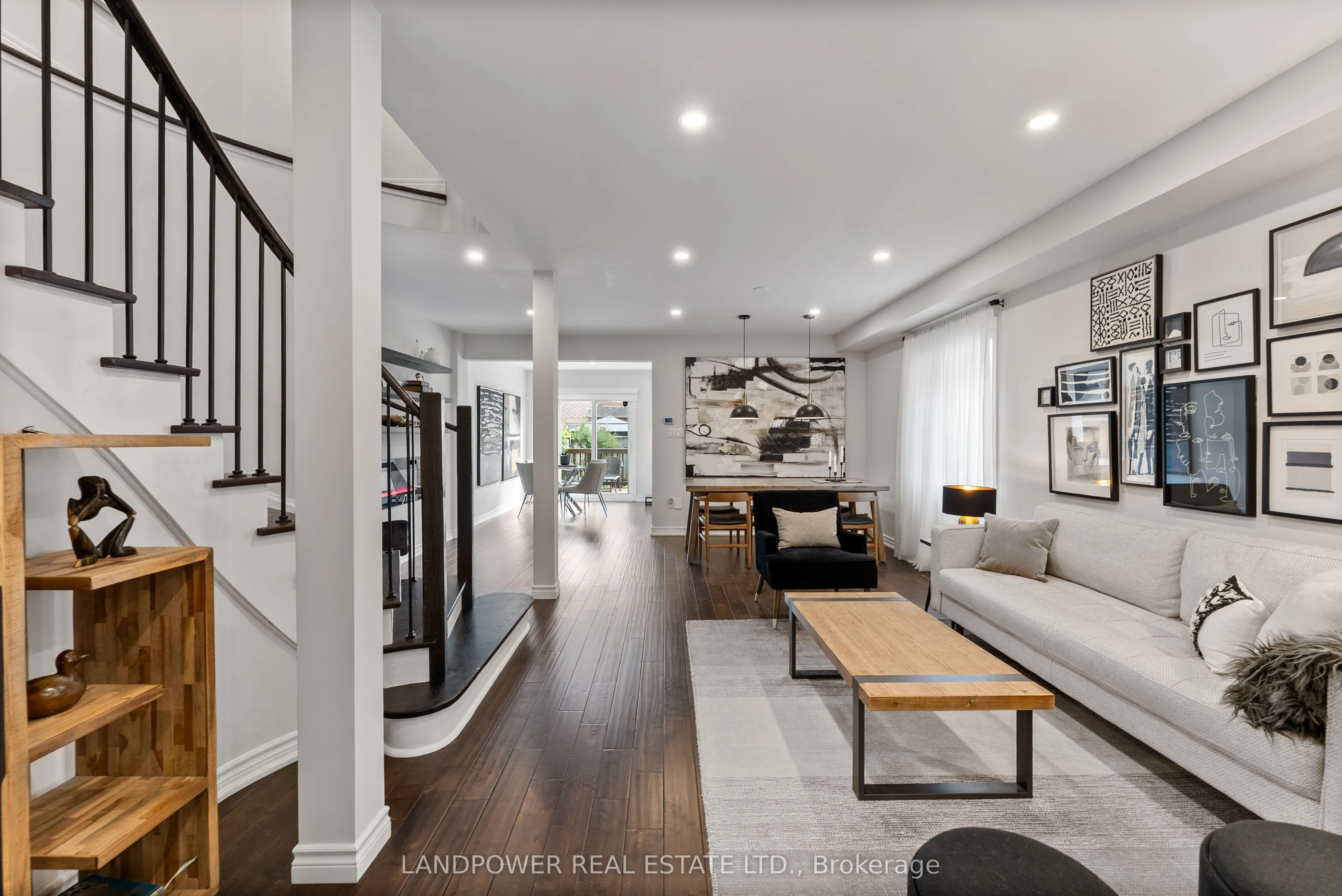 57 Royal Appian Crescent