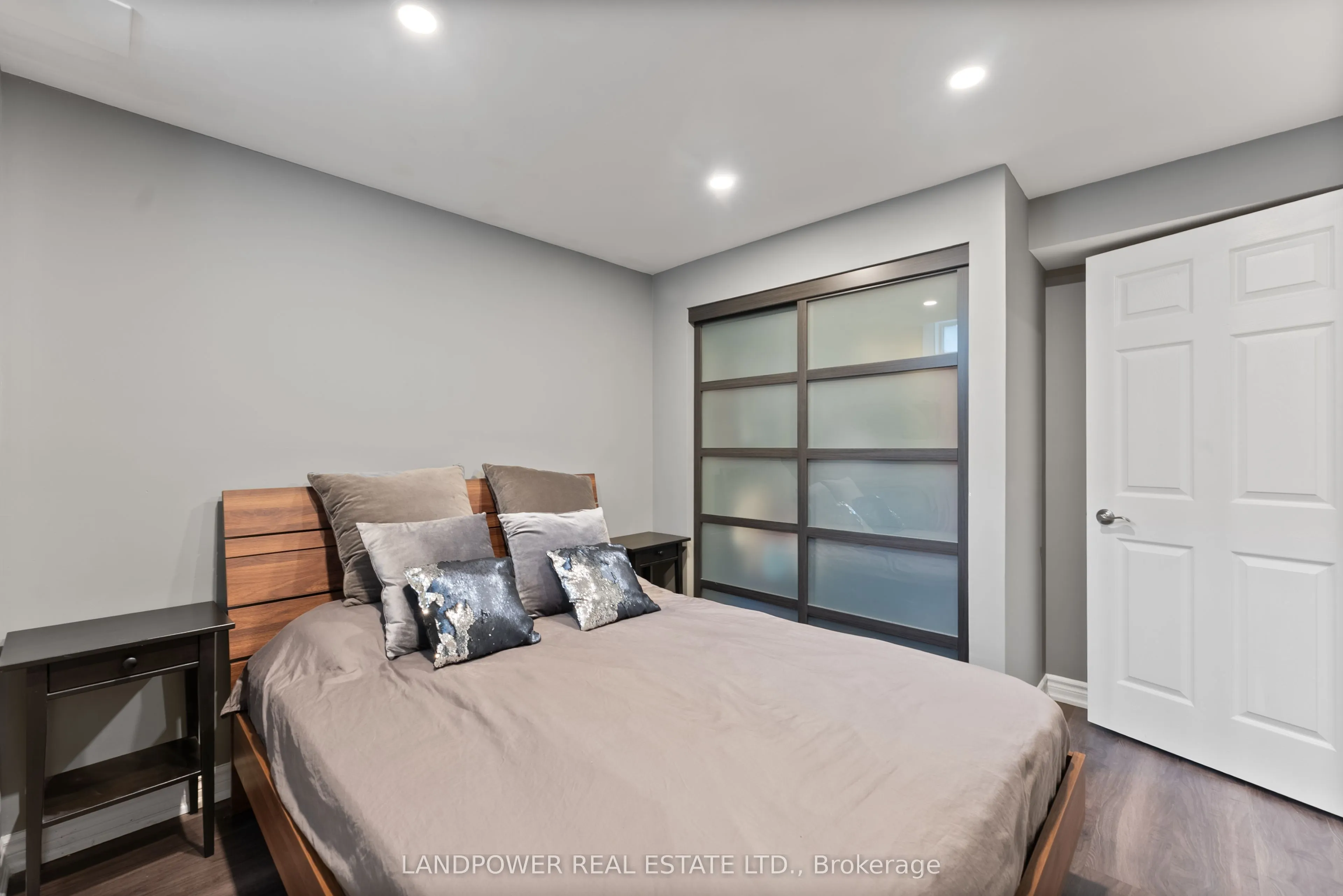 57 Royal Appian Crescent