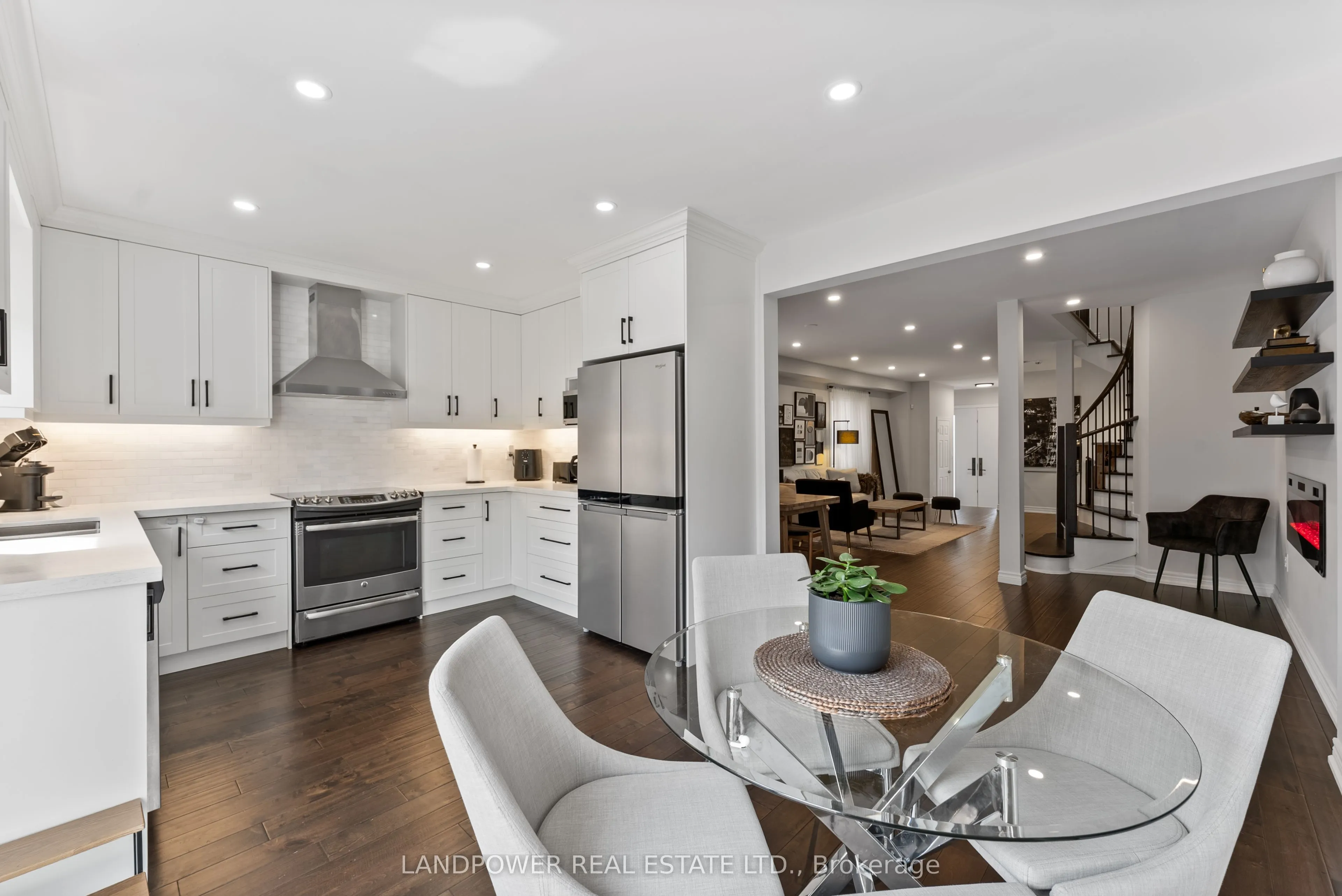 57 Royal Appian Crescent