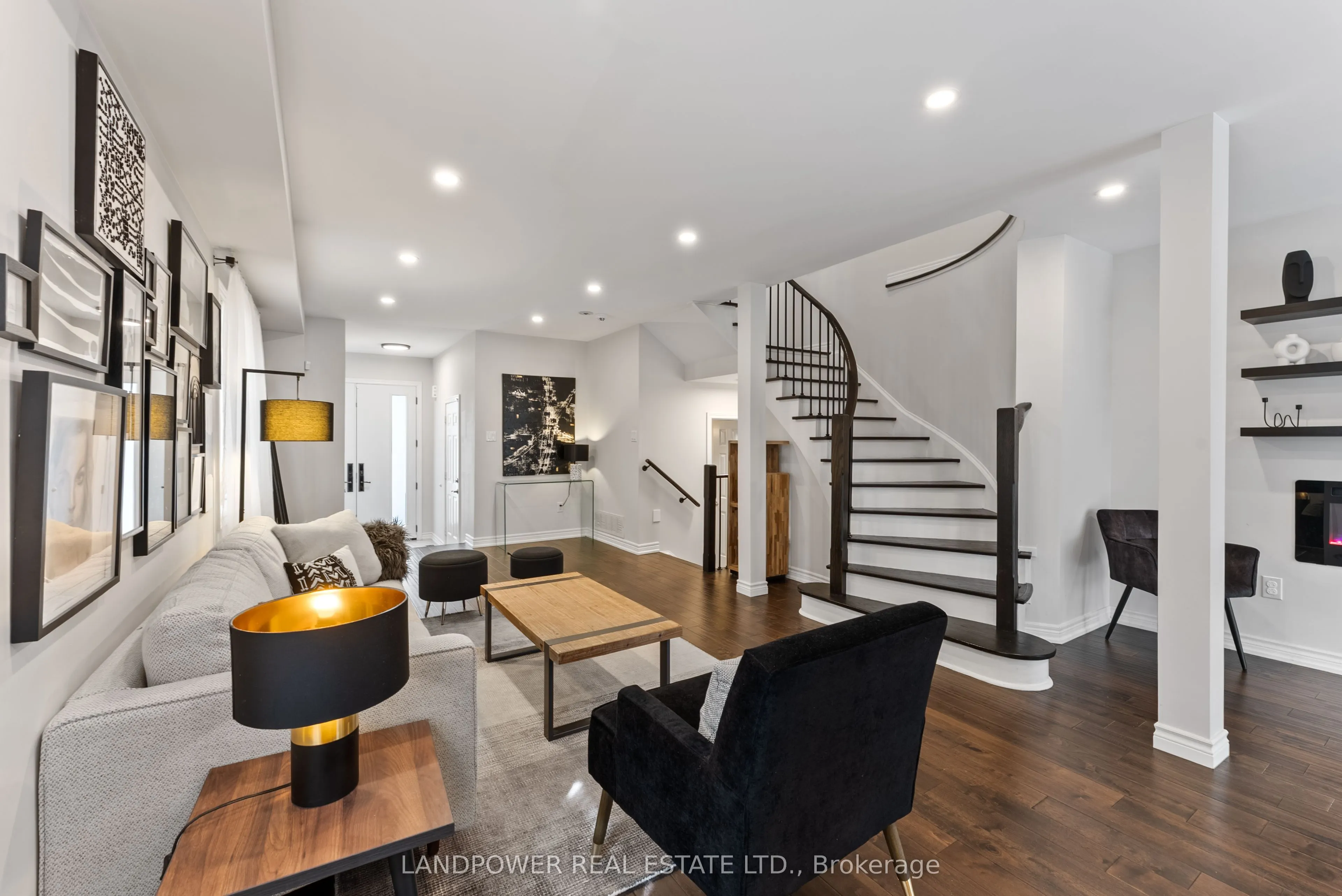 57 Royal Appian Crescent