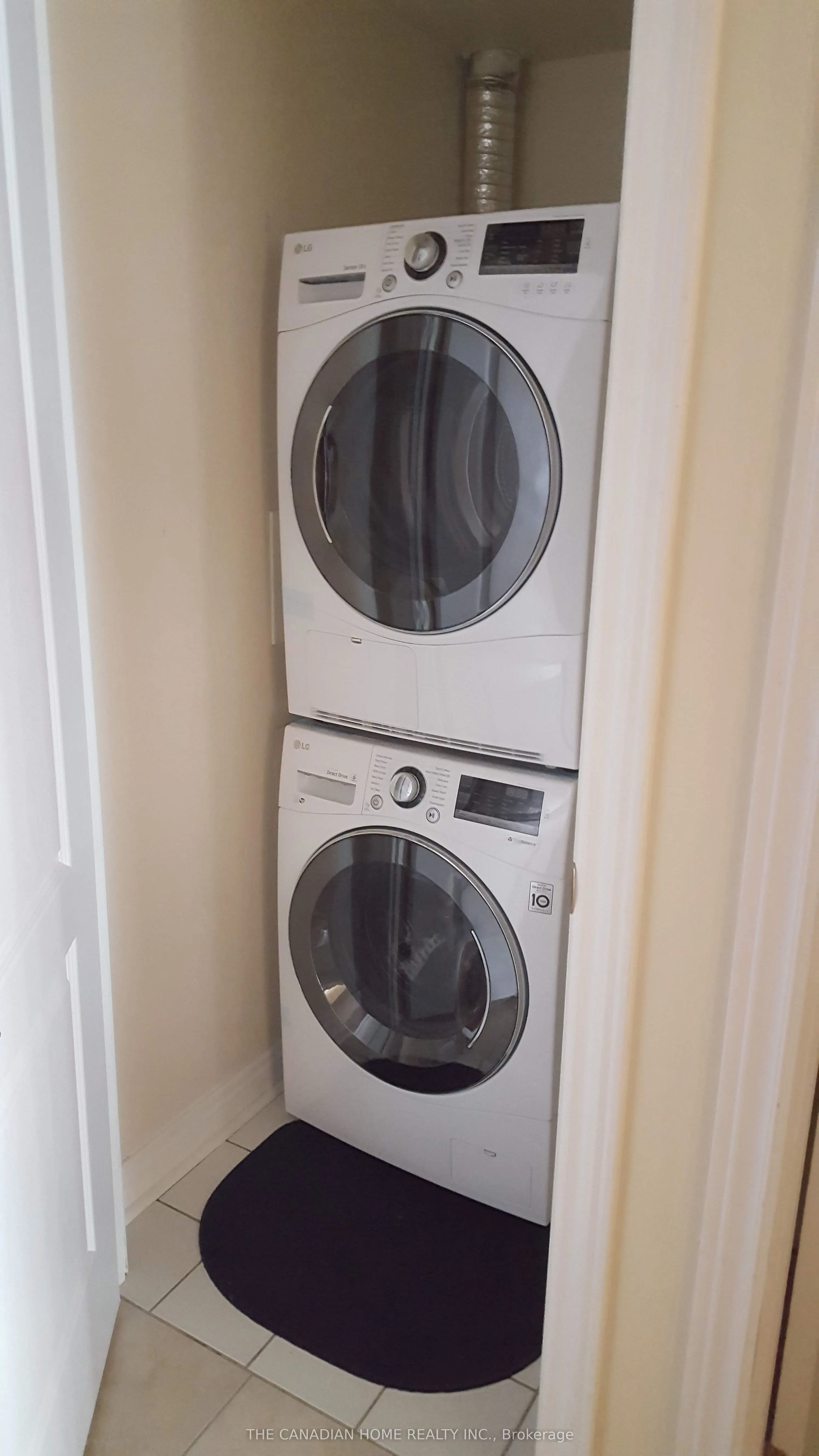 50 Disera Drive, #907