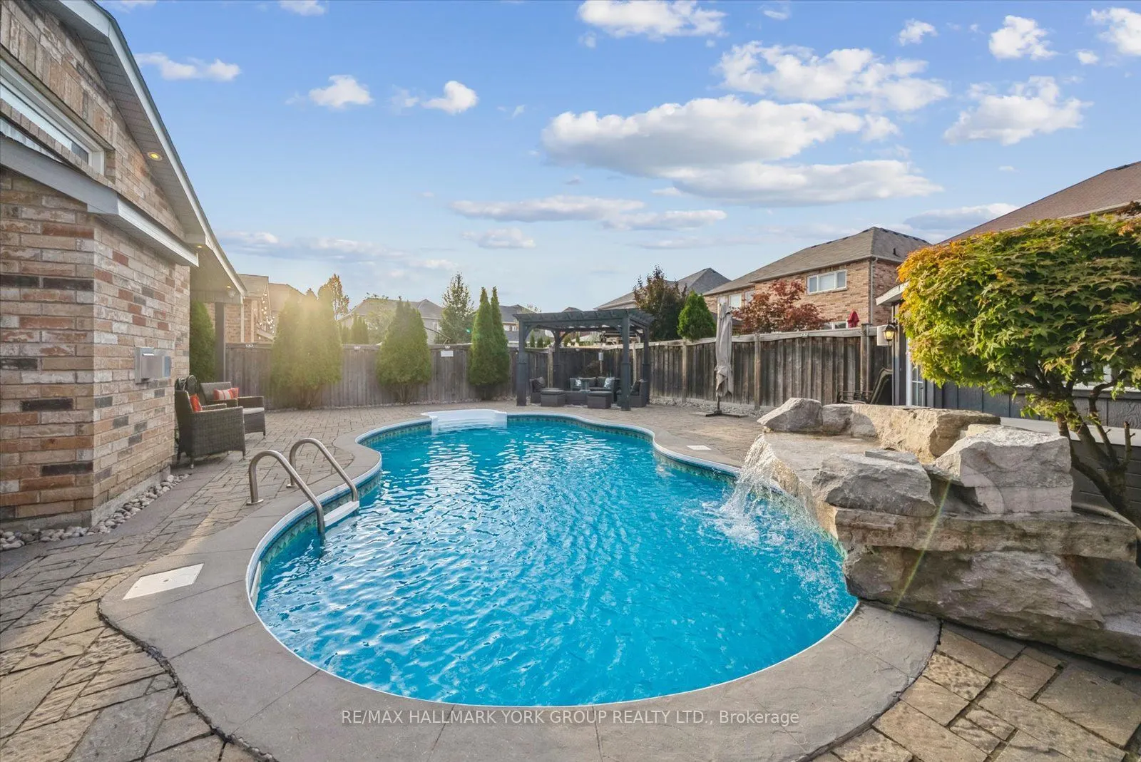 254 Meadowhawk Trail