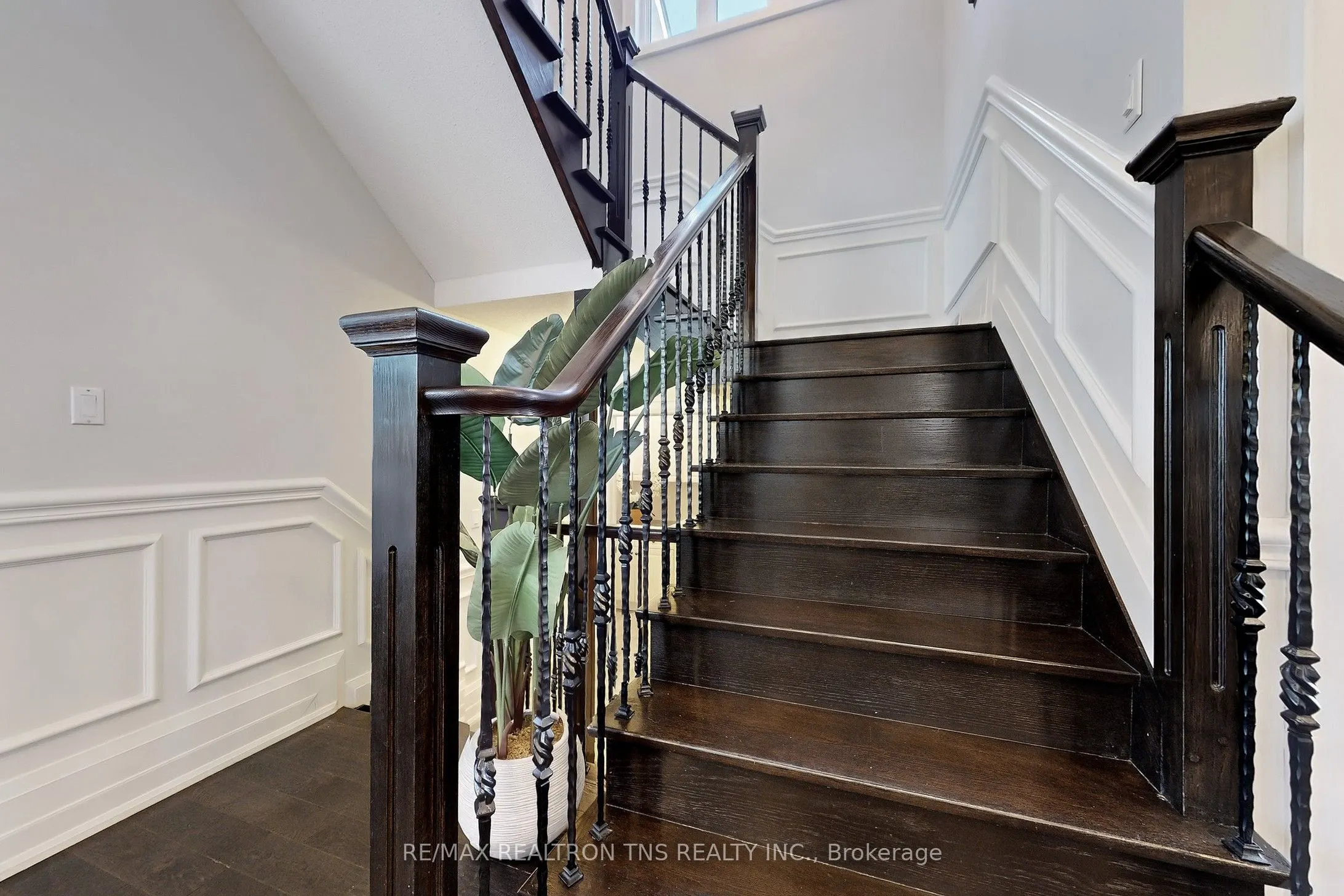 177 Alpine Crescent