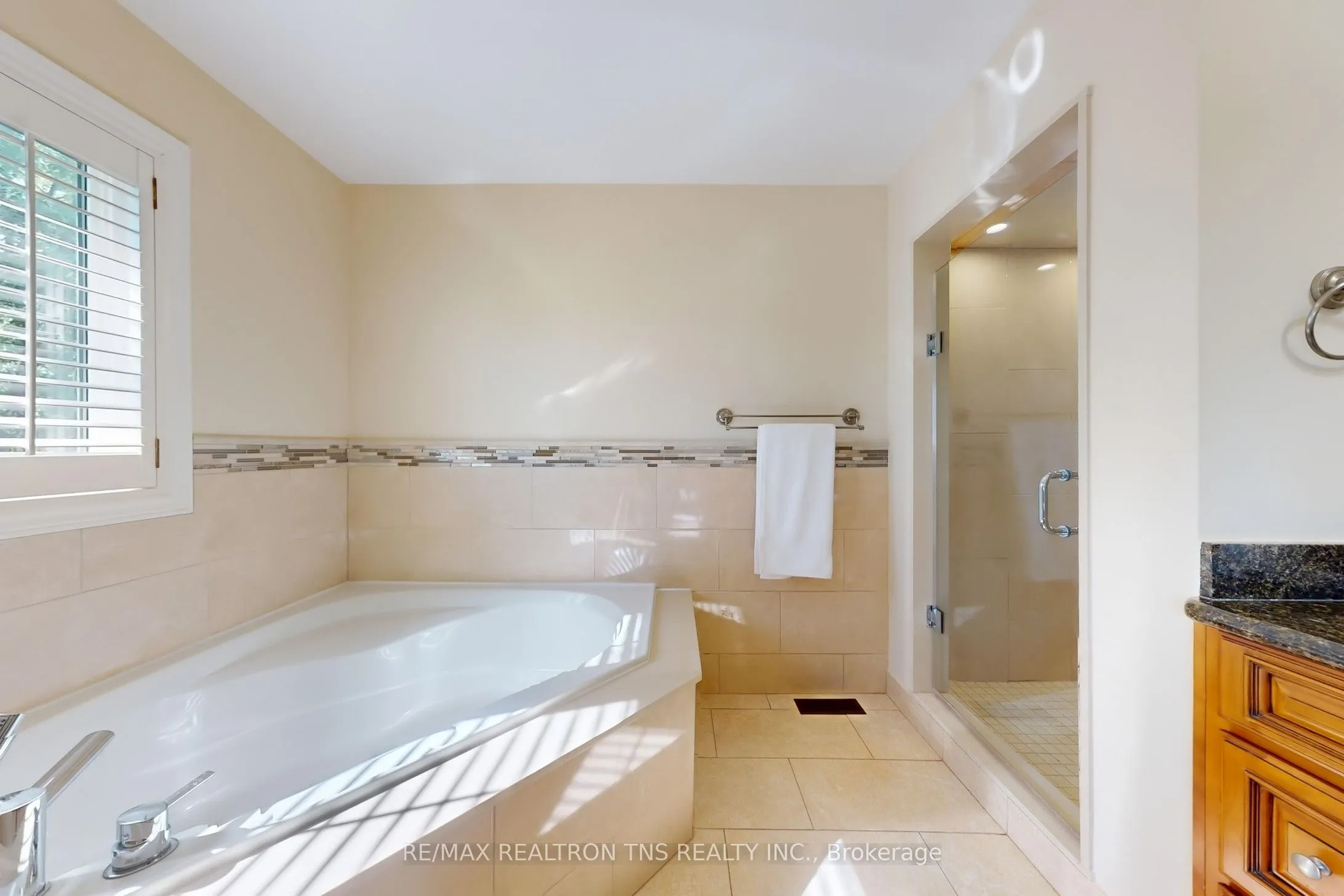 177 Alpine Crescent
