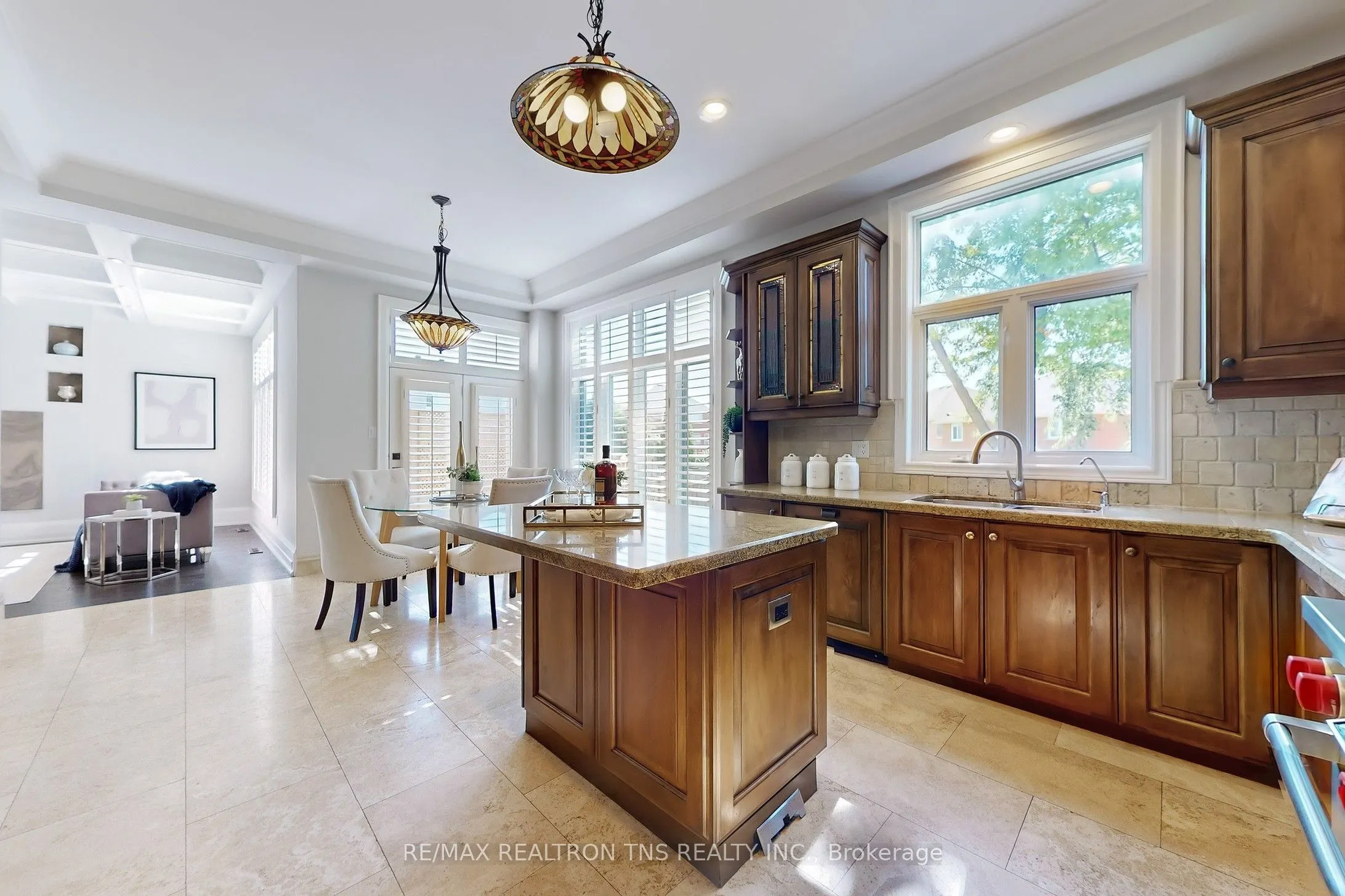 177 Alpine Crescent